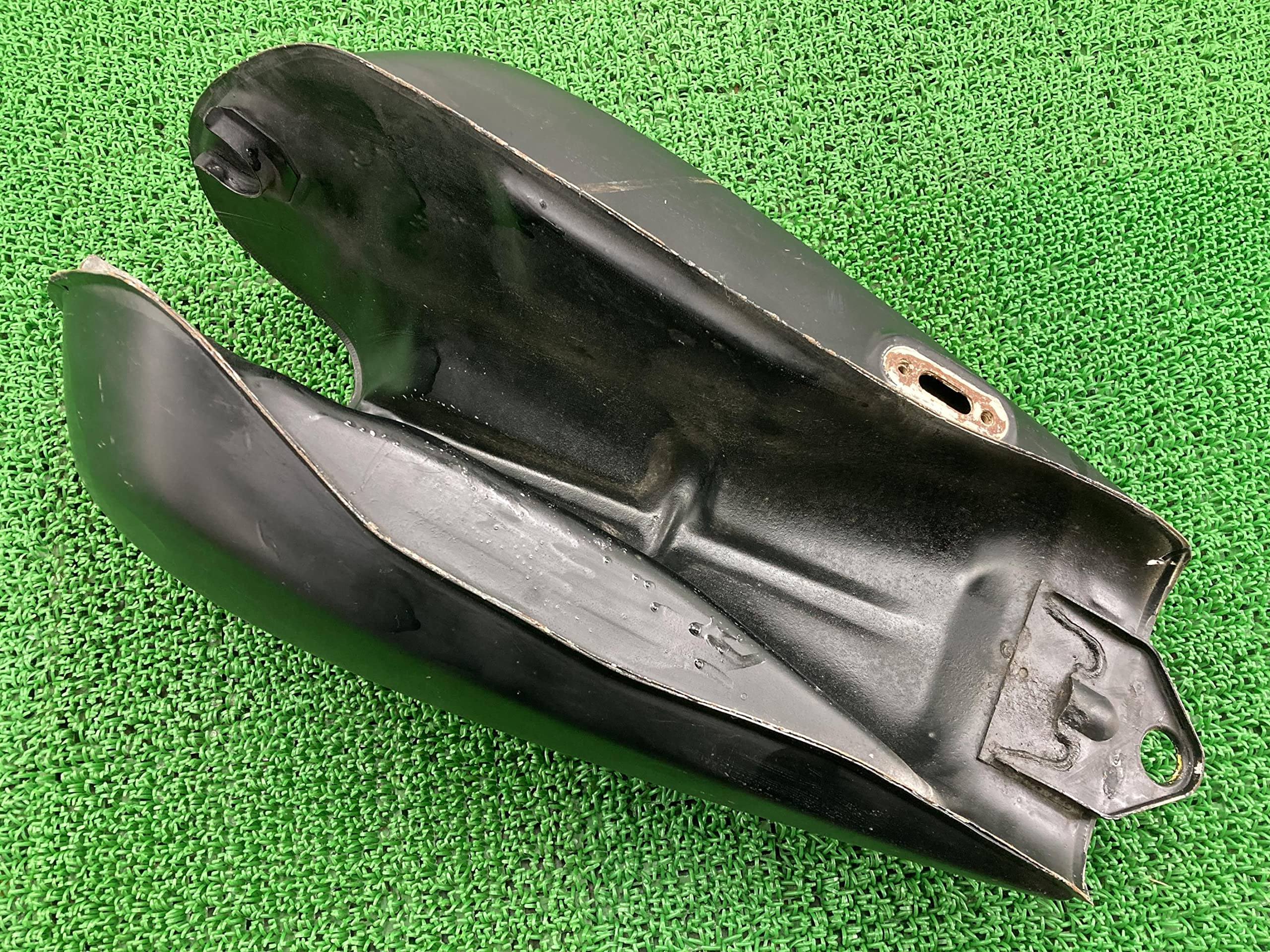 SR400 タンク 黒 ヤマハ 純正 中古 バイク 部品 RH01J フューエル