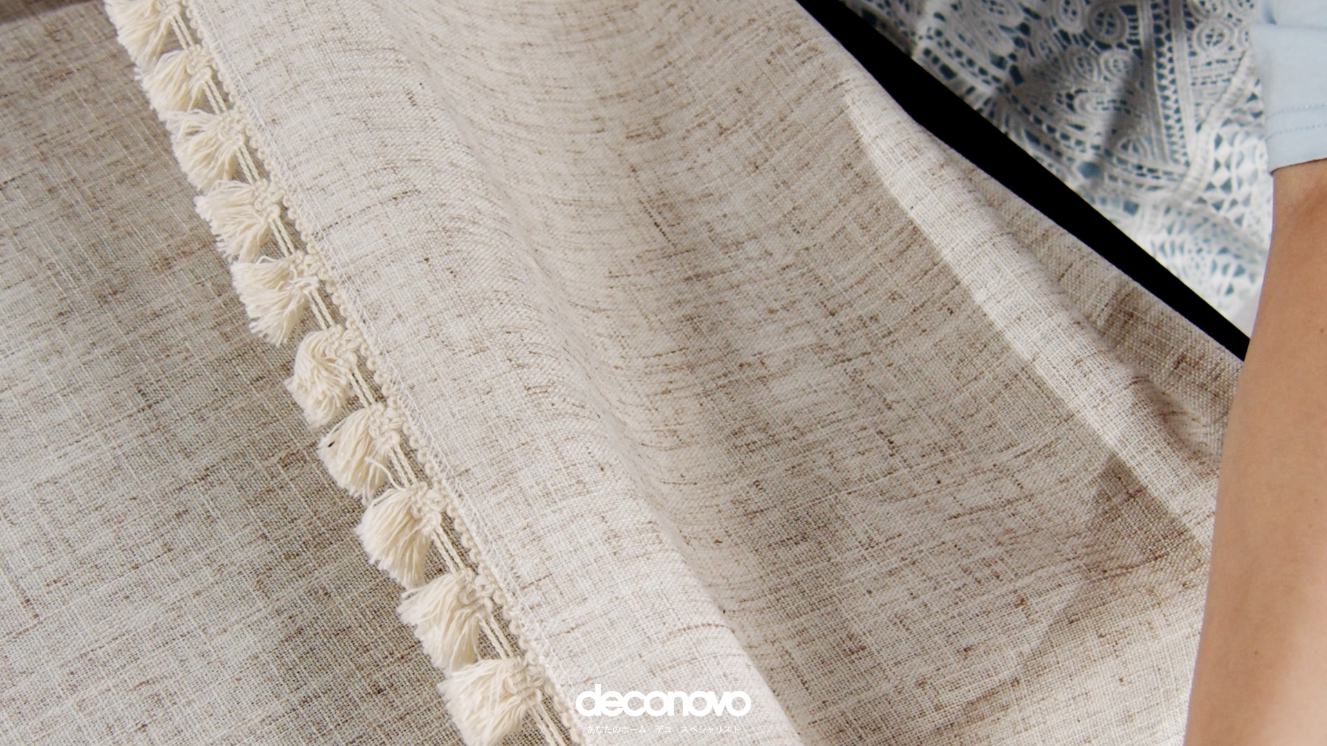 Amazon｜Deconovo テーブルクロス 140x220cm 長方形 撥水 汚れ防止