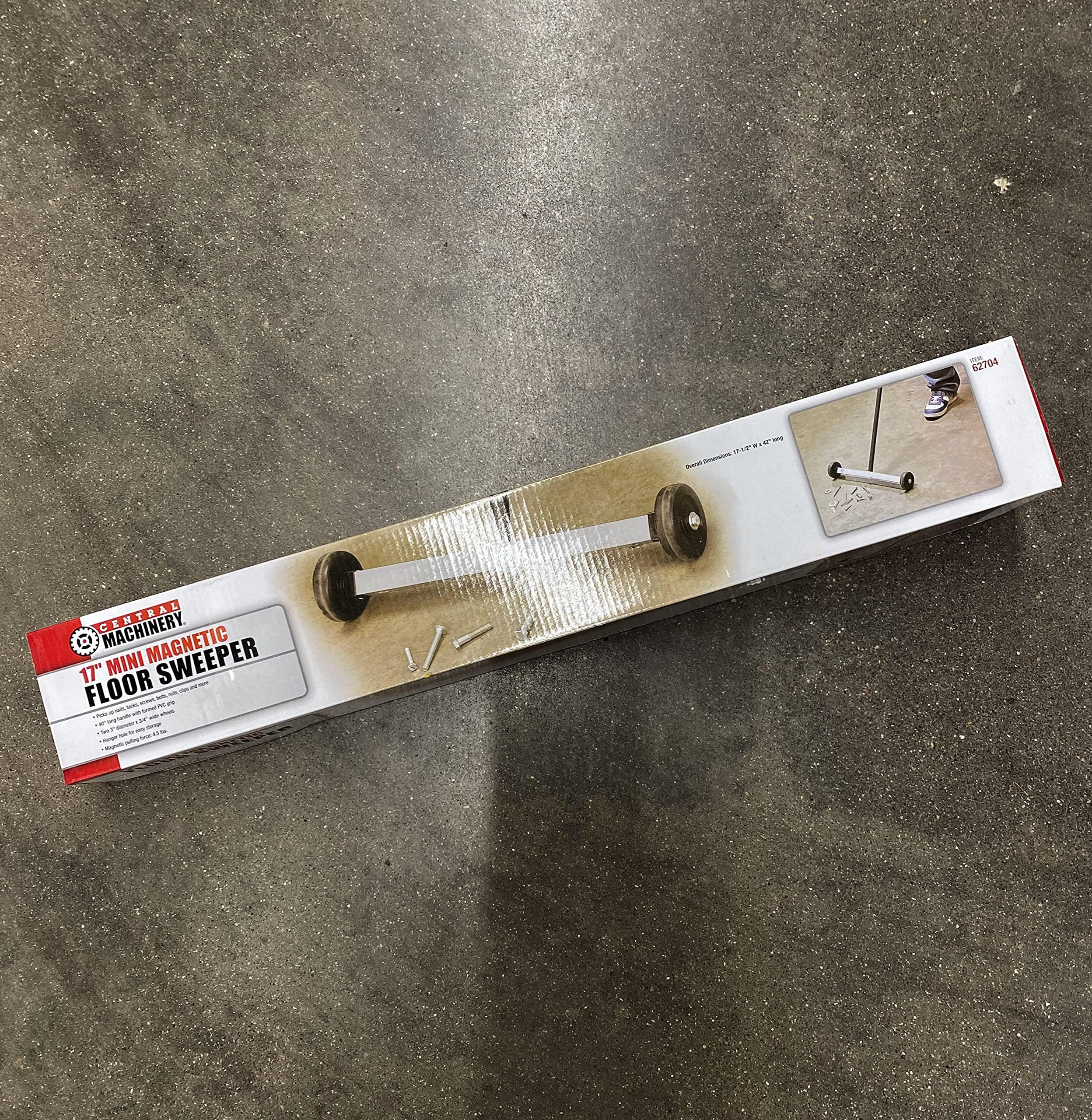 17 In. Mini Magnetic Sweeper