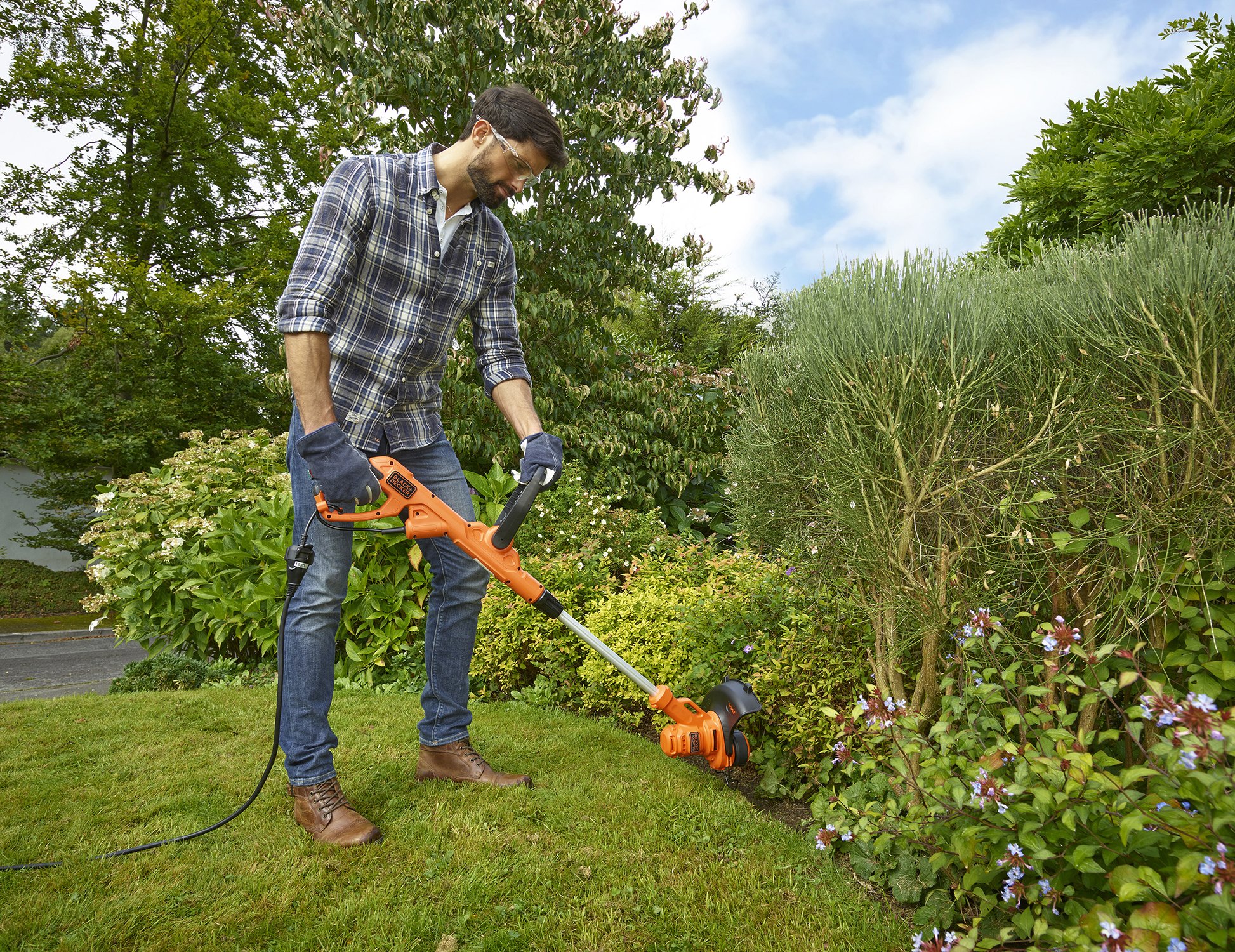 Black+Decker BESTA525 Elektro-Rasentrimmer/Rasenkantenschneider 230 V, Schwarz, 25 cm + vollautomatische Einzelfadenspule (für Rasentrimmer 10m Länge, 1.5mm Fadendurchmesser) A6481