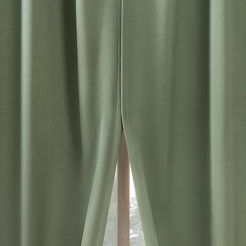 Sun Zero Belize - Juego de 2 paneles de cortinas plisadas con cierre magnético, calidad de teatro, 100 % opacas, 52 x 63 pulgadas, color verde salvia disponible en Yaxa Peru