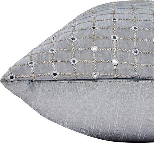 Miniatura 5 de SCARLETT LINENS Juego de 2 fundas de almohada de Navidad color gris, fundas de almohada plateadas de 12 x 12 pulgadas, almohadas plateadas para