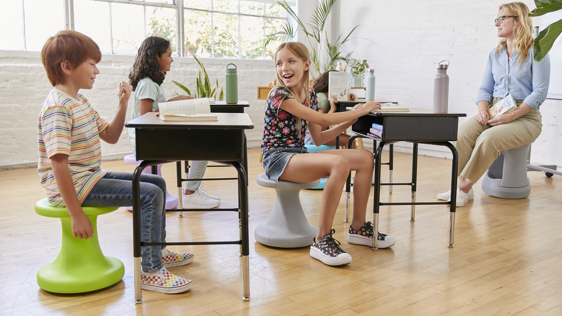 Image of ECR4Kids Twist Active Wobble Stool, 18in Seat Height, Classroom Furniture, Light Grey