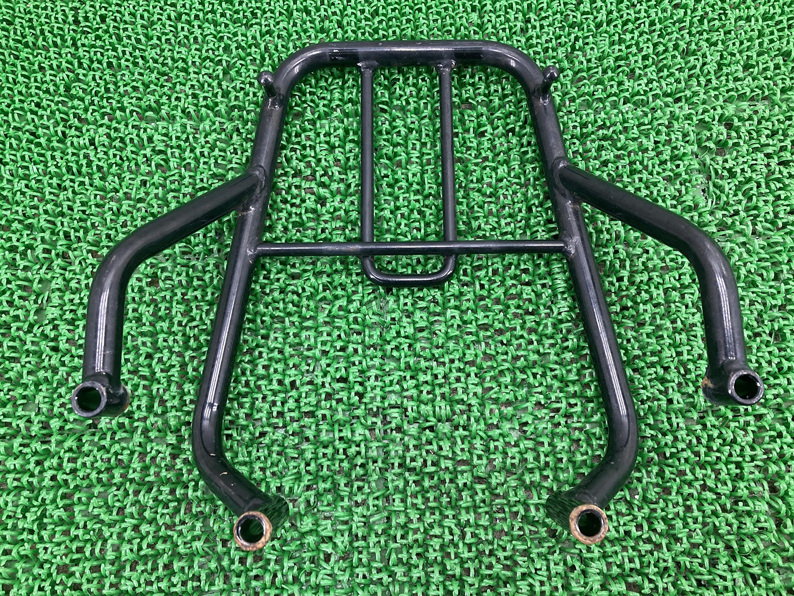 マジェスティS155 ヤマハ純正リアキャリア 1年弱使用済み マジェスティS155 ヤマハ純正リアキャリア 1年弱使用済み