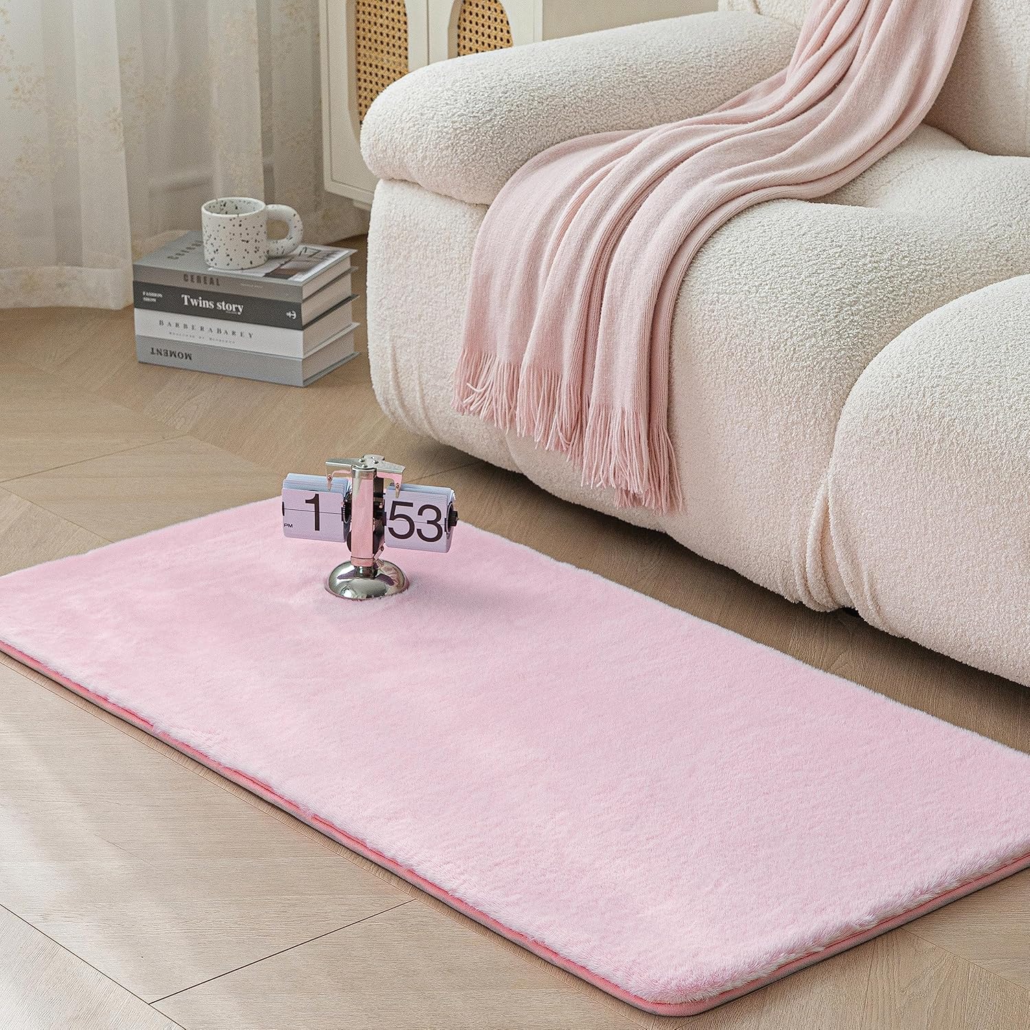 Evitany Faux Rabbit Fur Rug Shaggy Fluffy Animal Rugs Ultra Soft Faux Fur Rug for Living Room