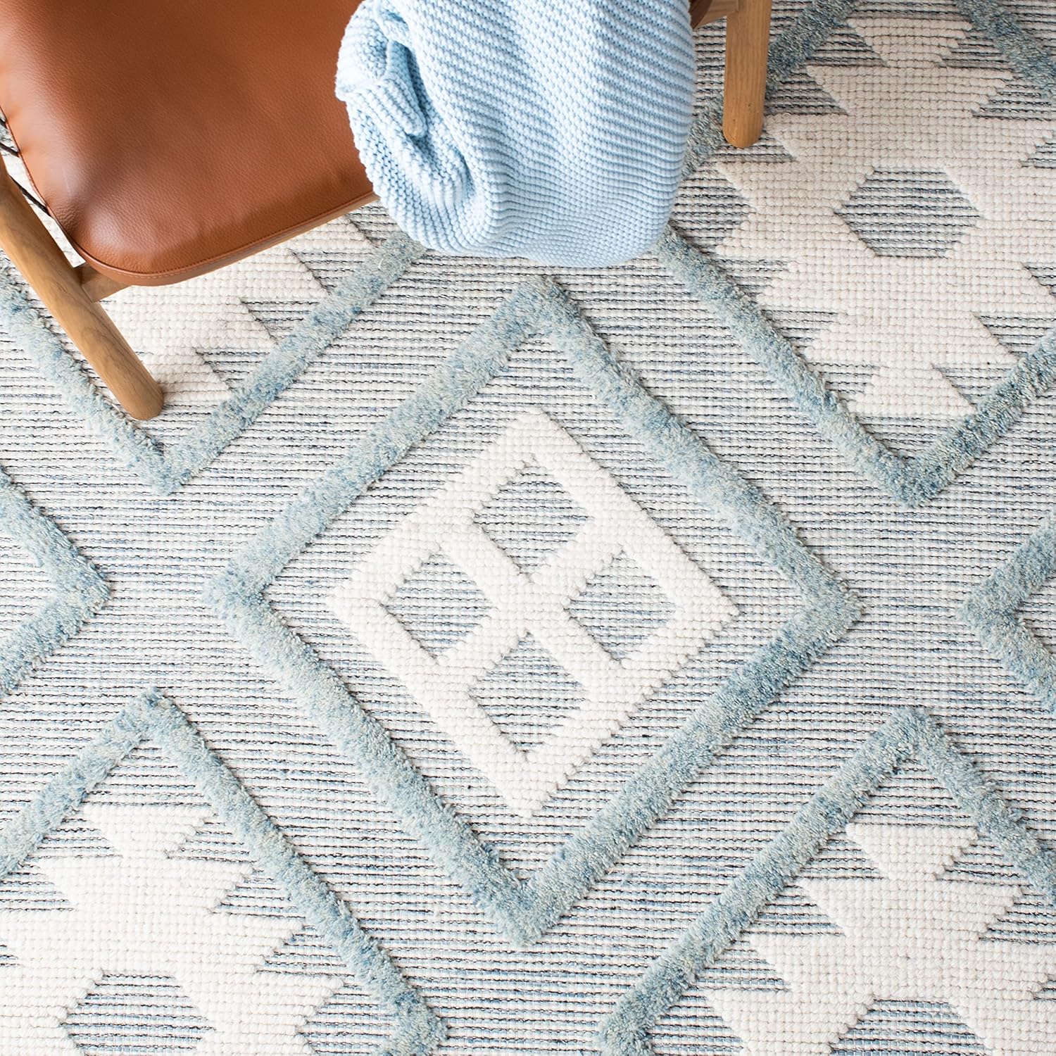 SAFAVIEH Vermont Collection Runner Rug - 2'3" x 9', Blue & Ivory, Handmade Wool, Ideal for High Traffic Areas in Living Room, Bedroom (VRM603M)