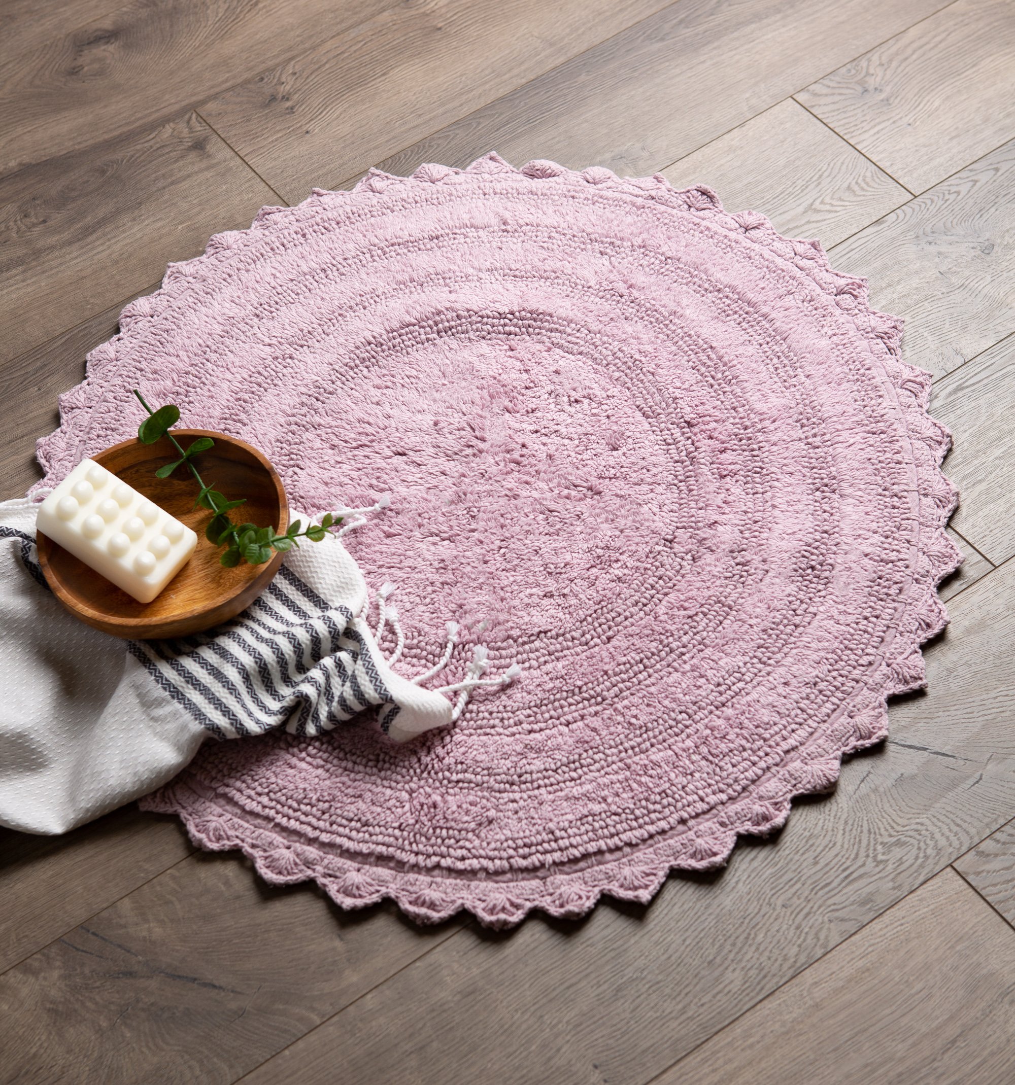 DII Oceanique Lavabile in Lavatrice, 100% Cotone Tessuto Rotondo Tappeto da Bagno Morbido e Assorbente, posizionare Vicino Vanity, Vasca da Bagno o Doccia, Diametro 71,1 cm, Malva, Mauve, Rotondo