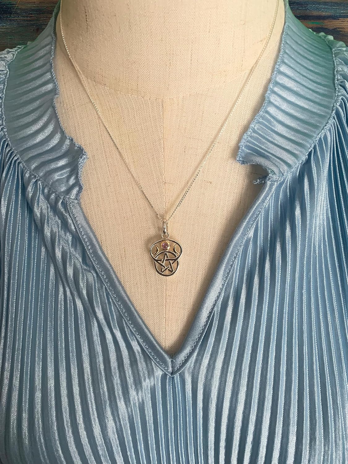 Jewelry Trends Sterling Silver Moon Goddess Pentacle Pendant with Amethyst on 18 Inch Box Chain Necklace - Image 6