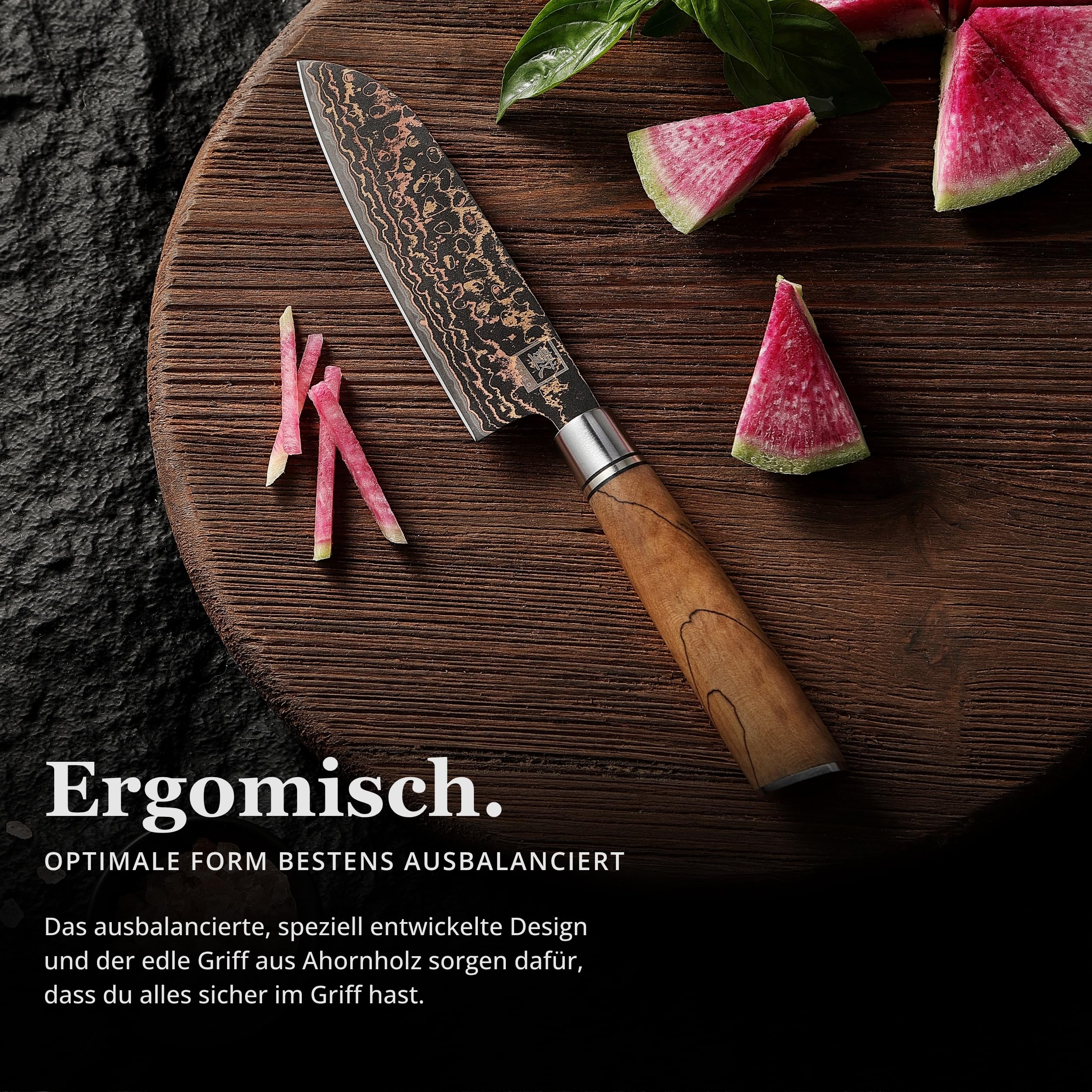 zayiko BlackMagma Damastmesser Santoku 12 cm, Damaststahl, Ahornholzgriff | 33 Lagen mit VG10 Stahlkern, Kupfer-Bronze-Einlage, dunkles Klingenfinish, 15° V-Schliff beidseitig, 60 ± 2 HRC, Geschenkbox.