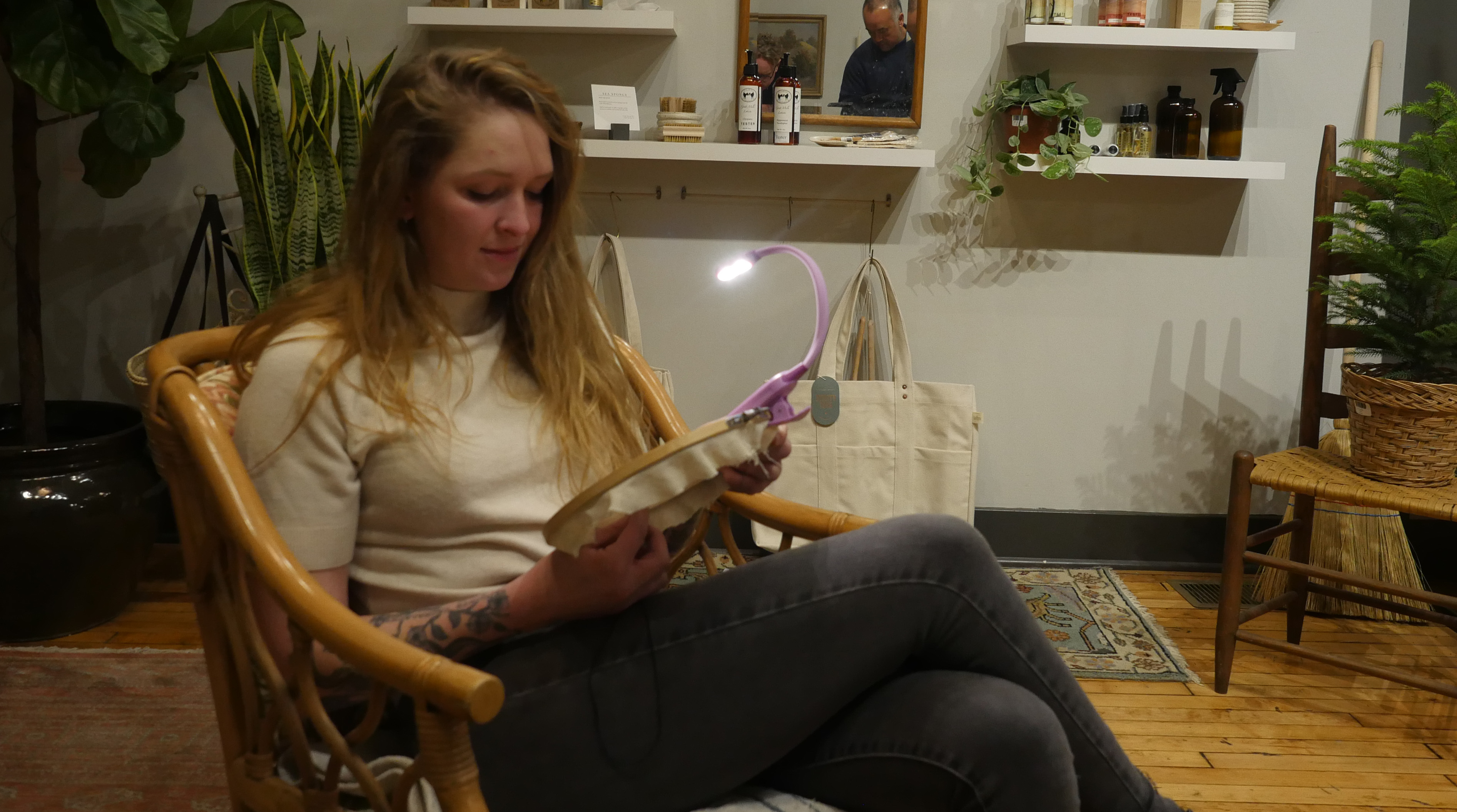 Mighty Bright WonderFlex Lampe De Lecture Originale Alimentée Par Piles, LED Chaudes Pour Soins Des Yeux, Flexible, Durable, à Intensité Variable