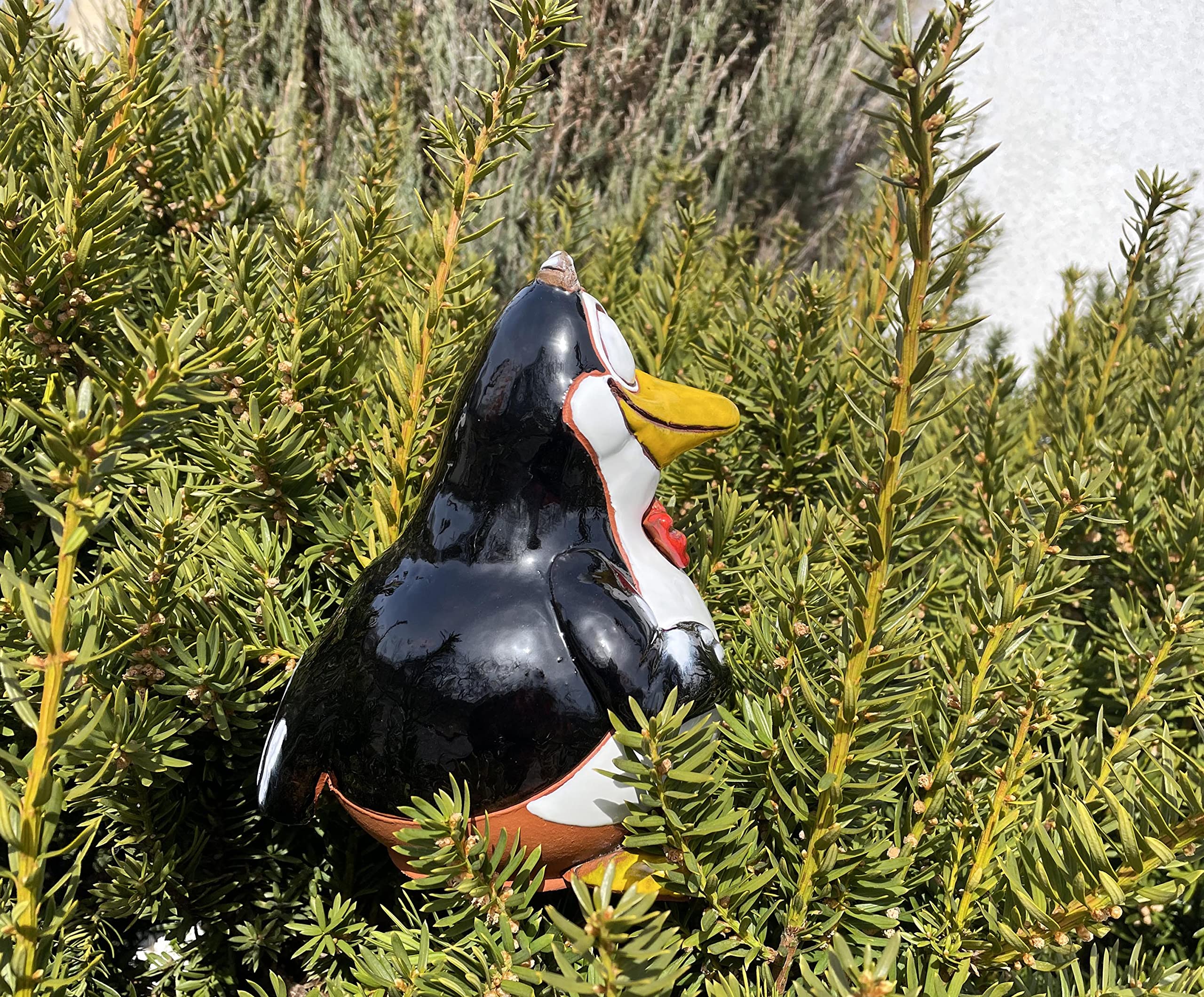 Ceramiczna dekoracja ogrodowa Happy Penguin