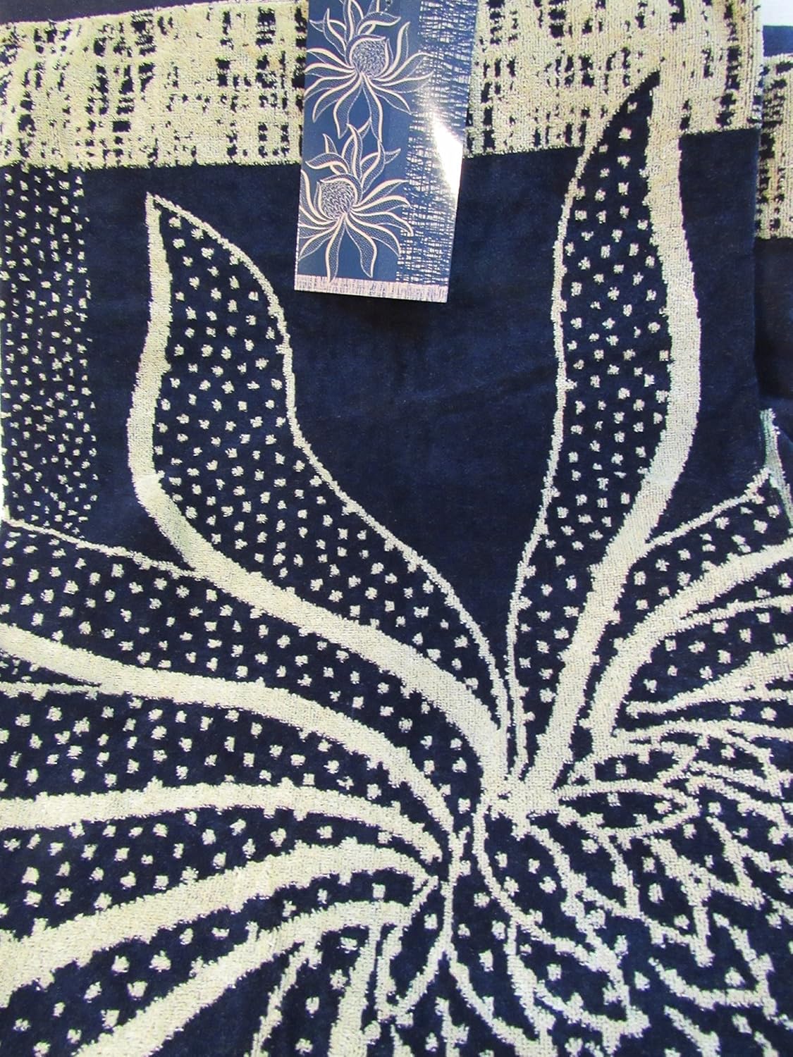 Kirkland Signature 100 Egyptian Cotton Beach Towel (Black