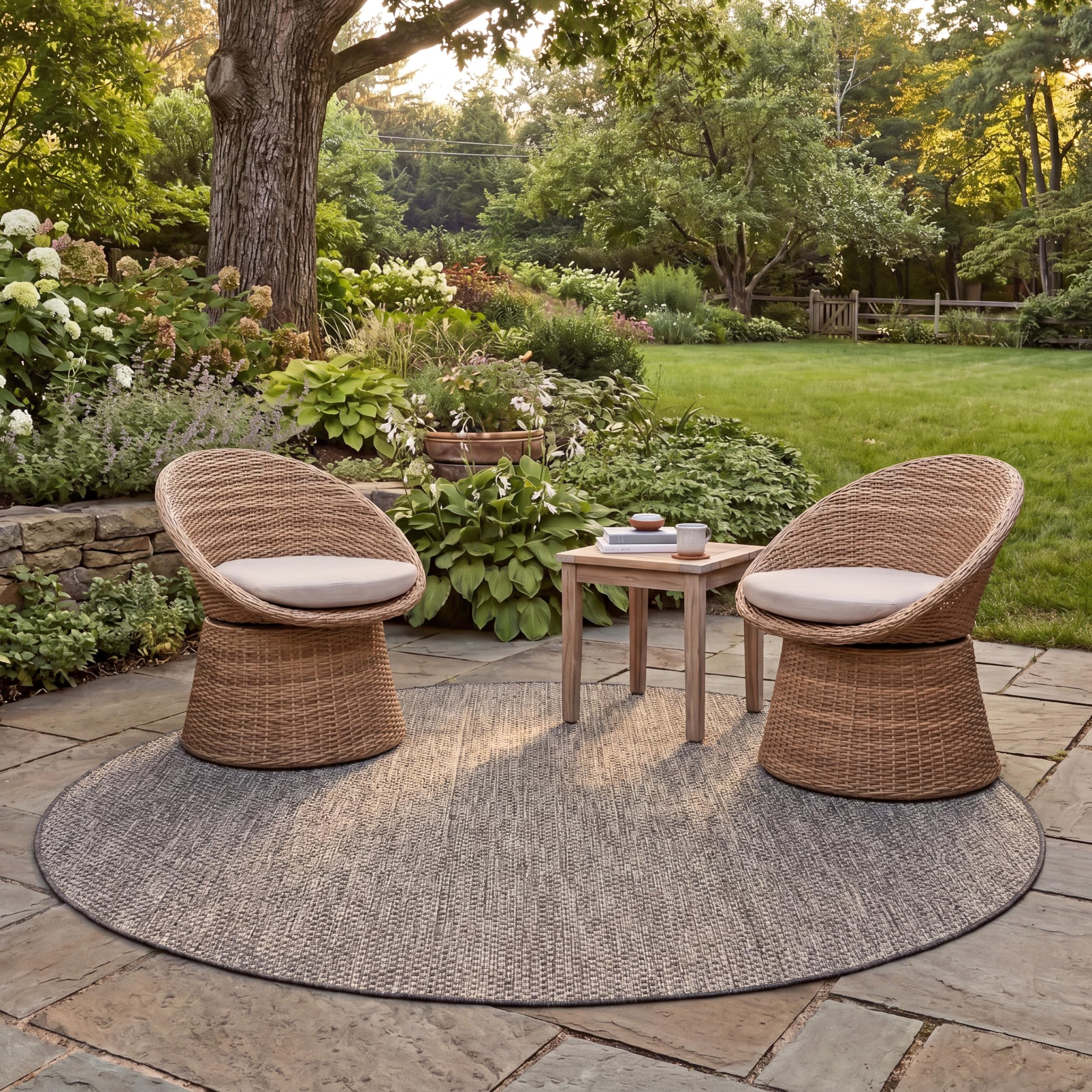SAFAVIEH Courtyard Outdoor Round Rug 10', Black &amp; Beige CY8521-36621