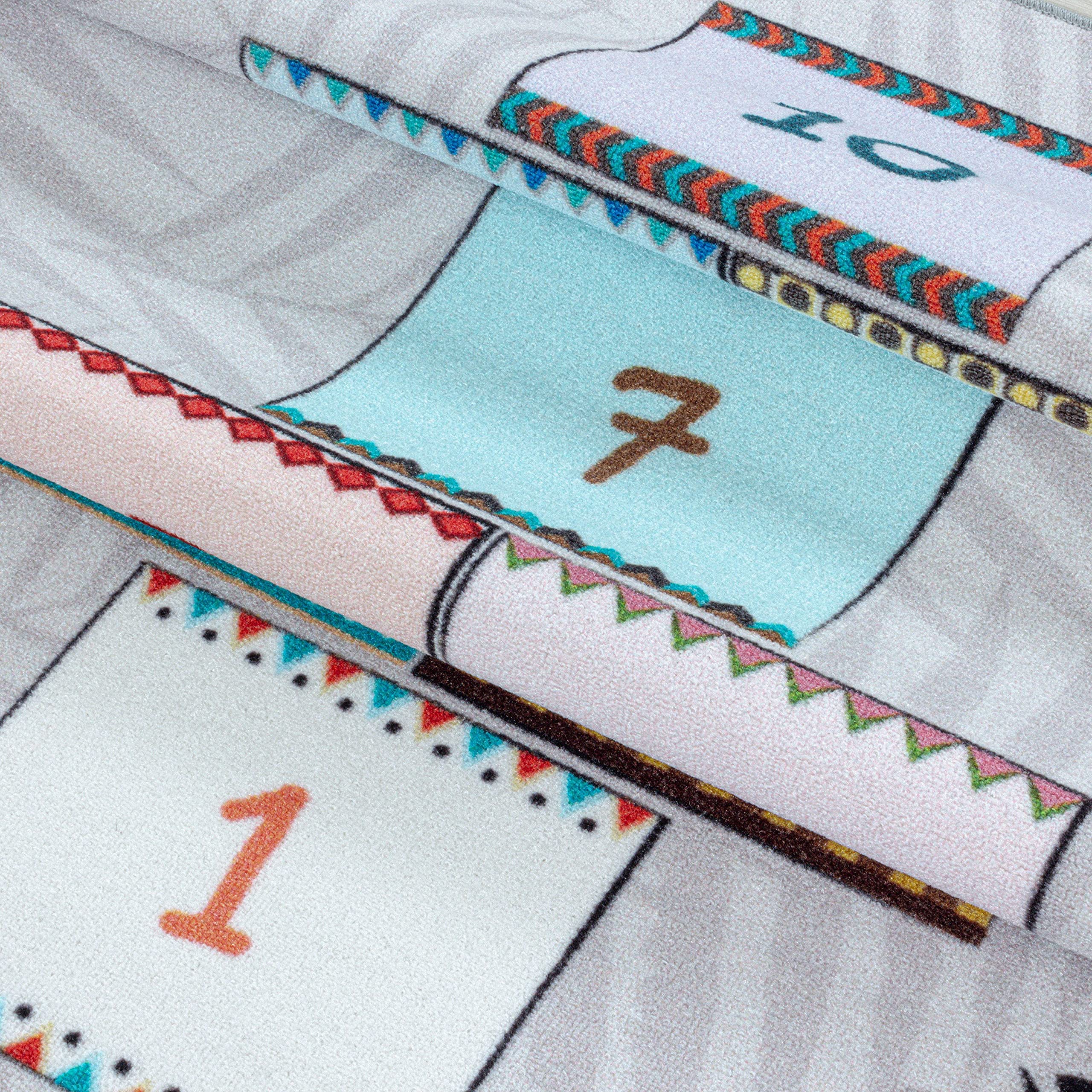Carpettex Kinderteppich rutschfest | Himmel und Hölle Design 140 x 200 cm | Kein Abwurf | Kurzflor und Waschbarer Spielteppich für Kinderzimmer für Mädchen und Jungen | Grau, Zahlen, Löwe, Bar