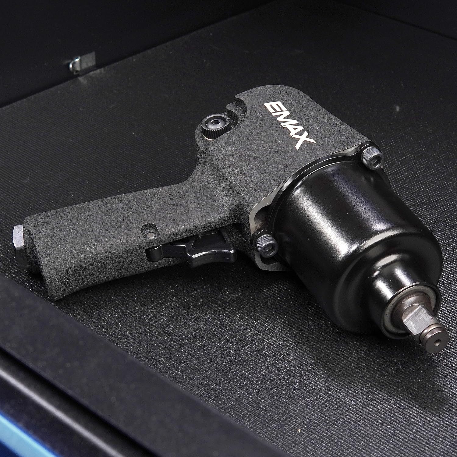 EMAX Air Impact Wrench - 1/2" Drive Pneumatic Mechanic Tool with 750 ft lbs Max Torque & 7,000 RPM - EATIW05S1P