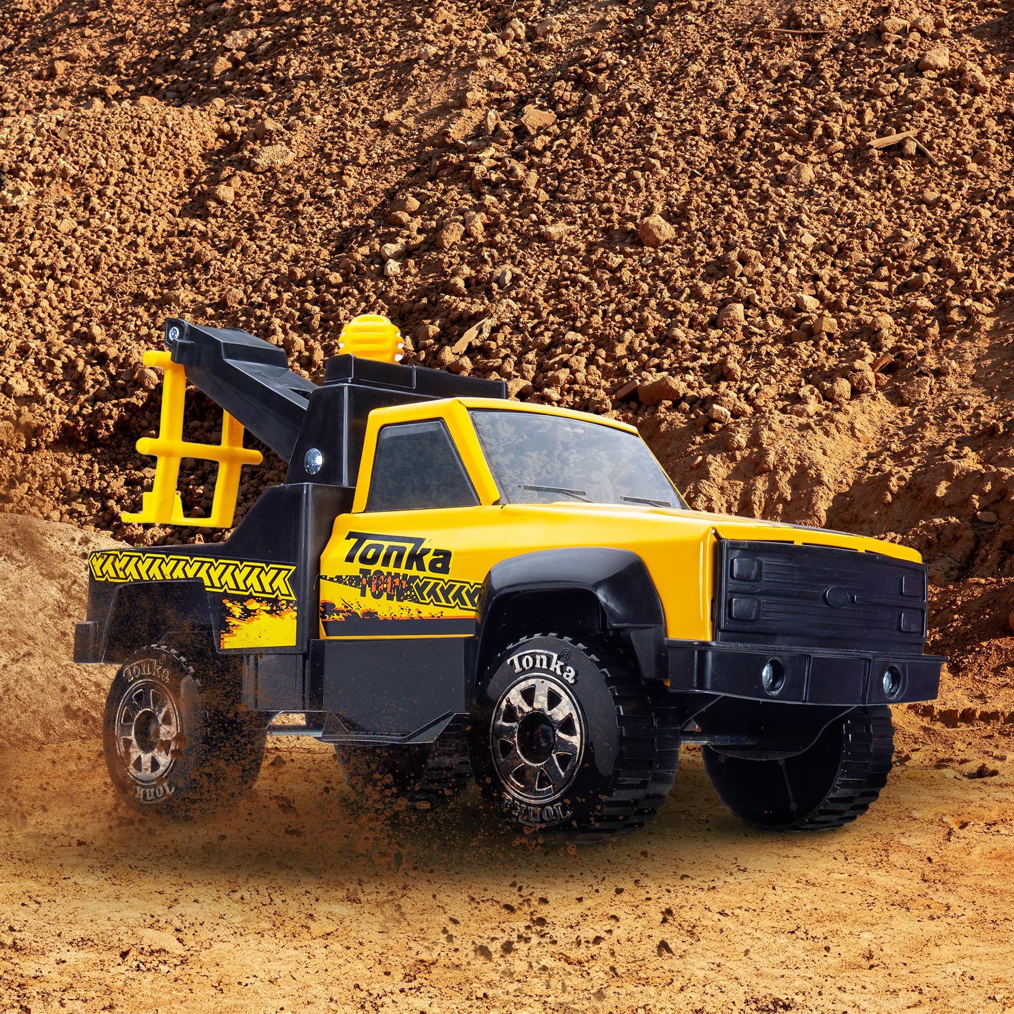 Tonka 06036 Steel Classics Tow Truck, Construction Truck Toy for Children, Kids Construction Toys for Boys and Girls, Interactive Vehicle Toys for Creative Play, Toy Trucks for Children Aged 3 +