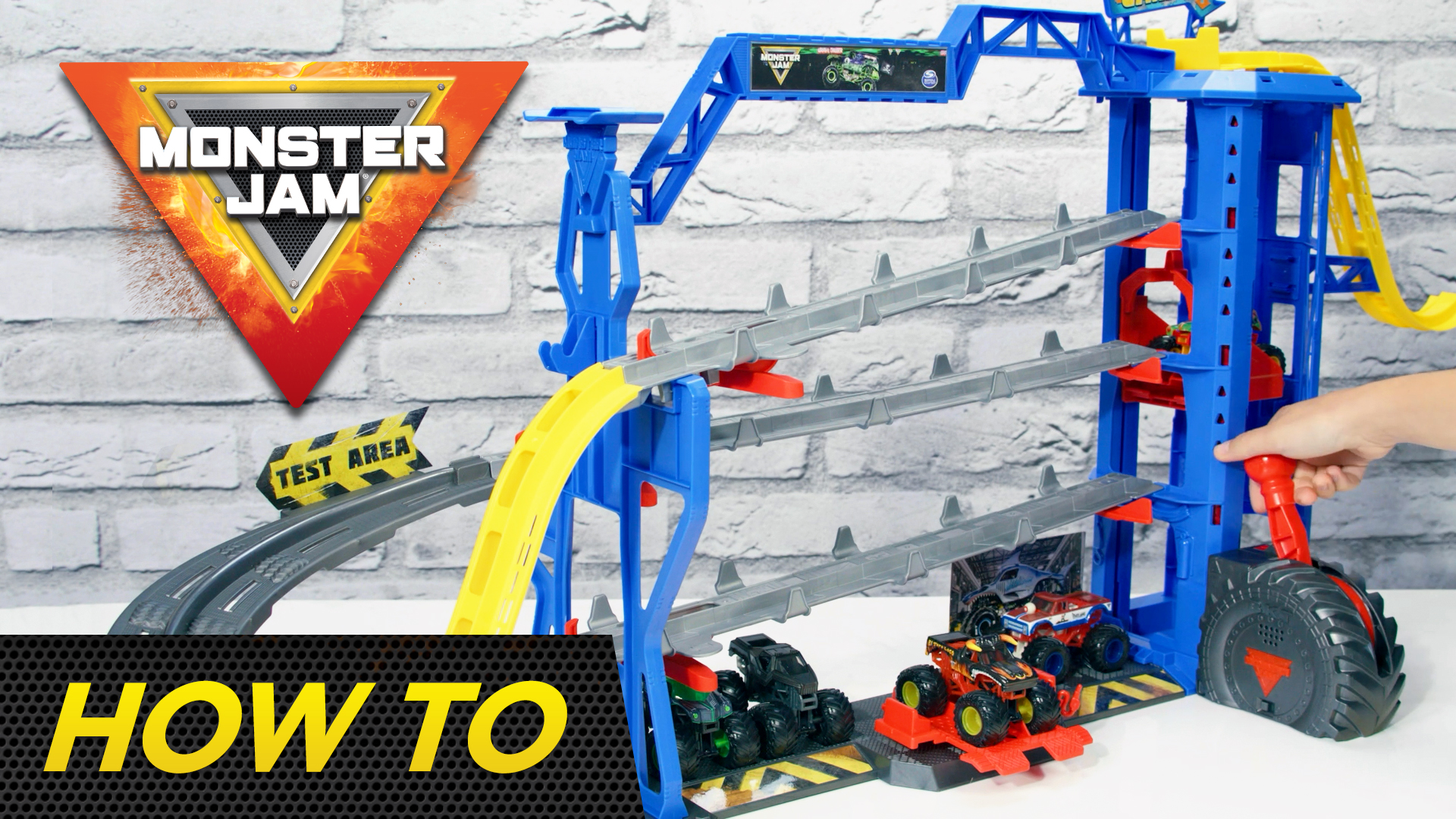 Amazon.com: Monster Jam Garage Playset and Storage with Exclusive