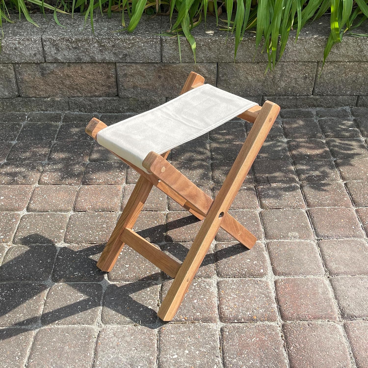 Buffalo Tools AWFFRS: Acacia and Canvas Folding Stool