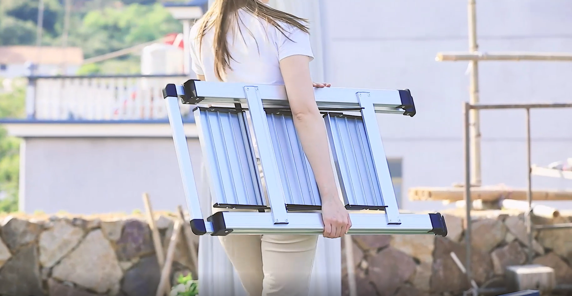 Scala Pieghevole A 3 Gradini - Leggera, Compatta E Portatile, Carico 150 Kg, Acciaio Grigio - Foto 2