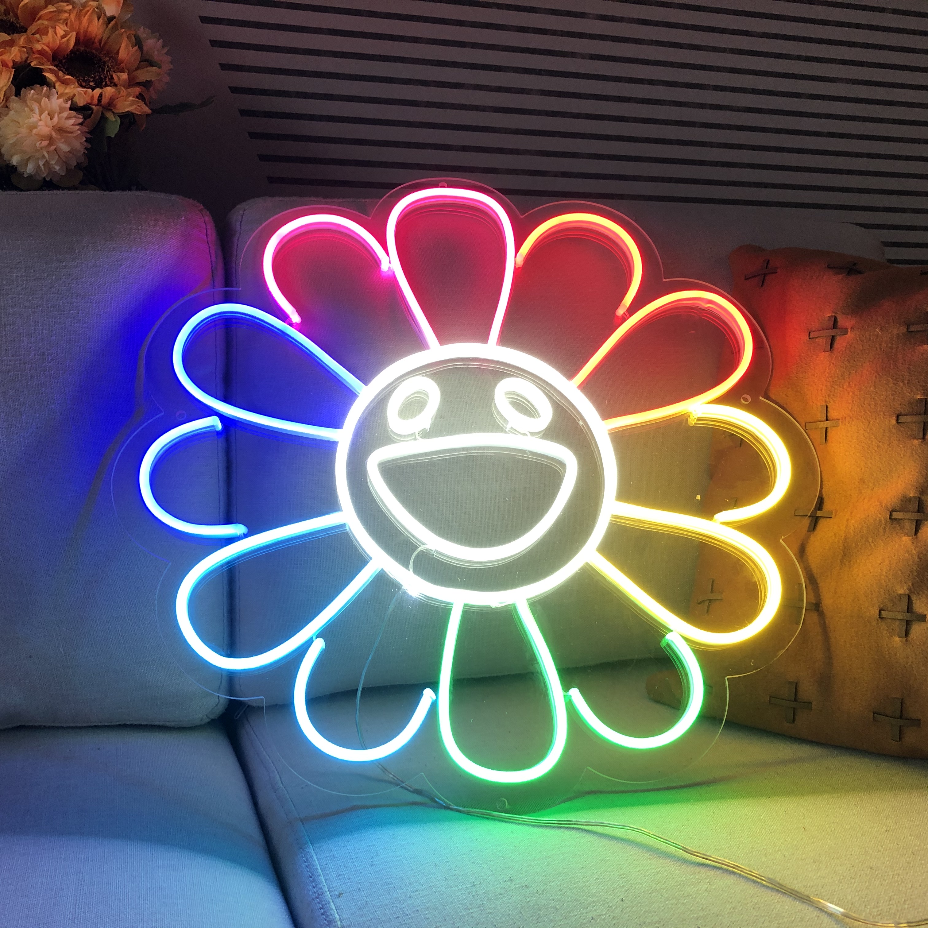 MURAKAMI TAKASHI レインボーフラワーLED ライト Watch KAEGORT Flower by Takashi Murakami LED Neon Sign on Amazon Live