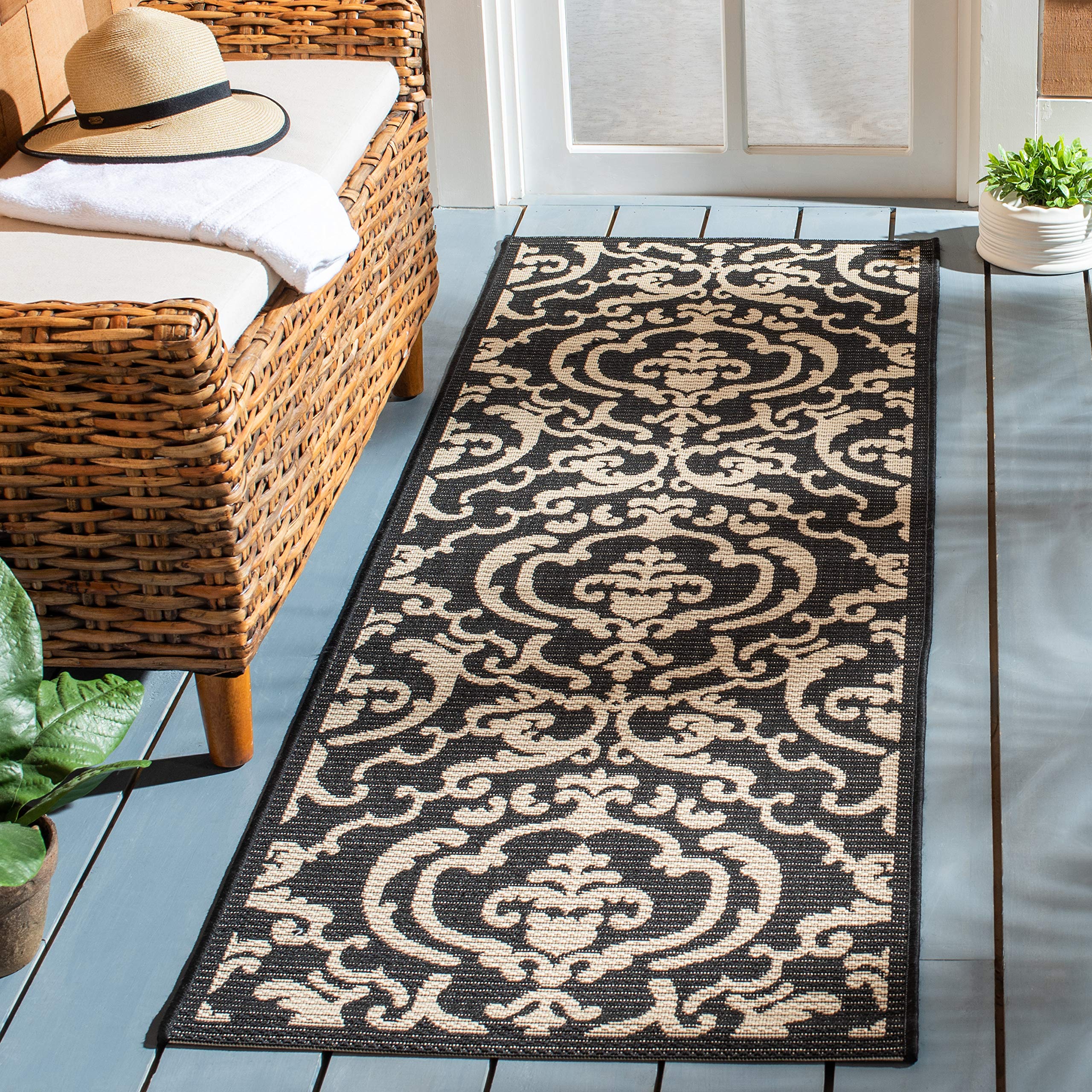 SAFAVIEH Courtyard Collection Runner Rug - 2'3