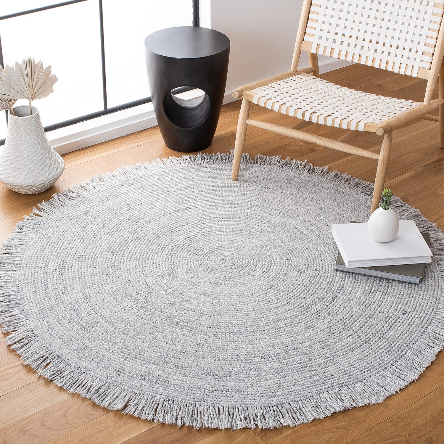 SAFAVIEH Braided Collection 4' Round Pink/Ivory BRD275U Handmade Entryway Foyer Living Room Bedroom Kitchen Area Rug