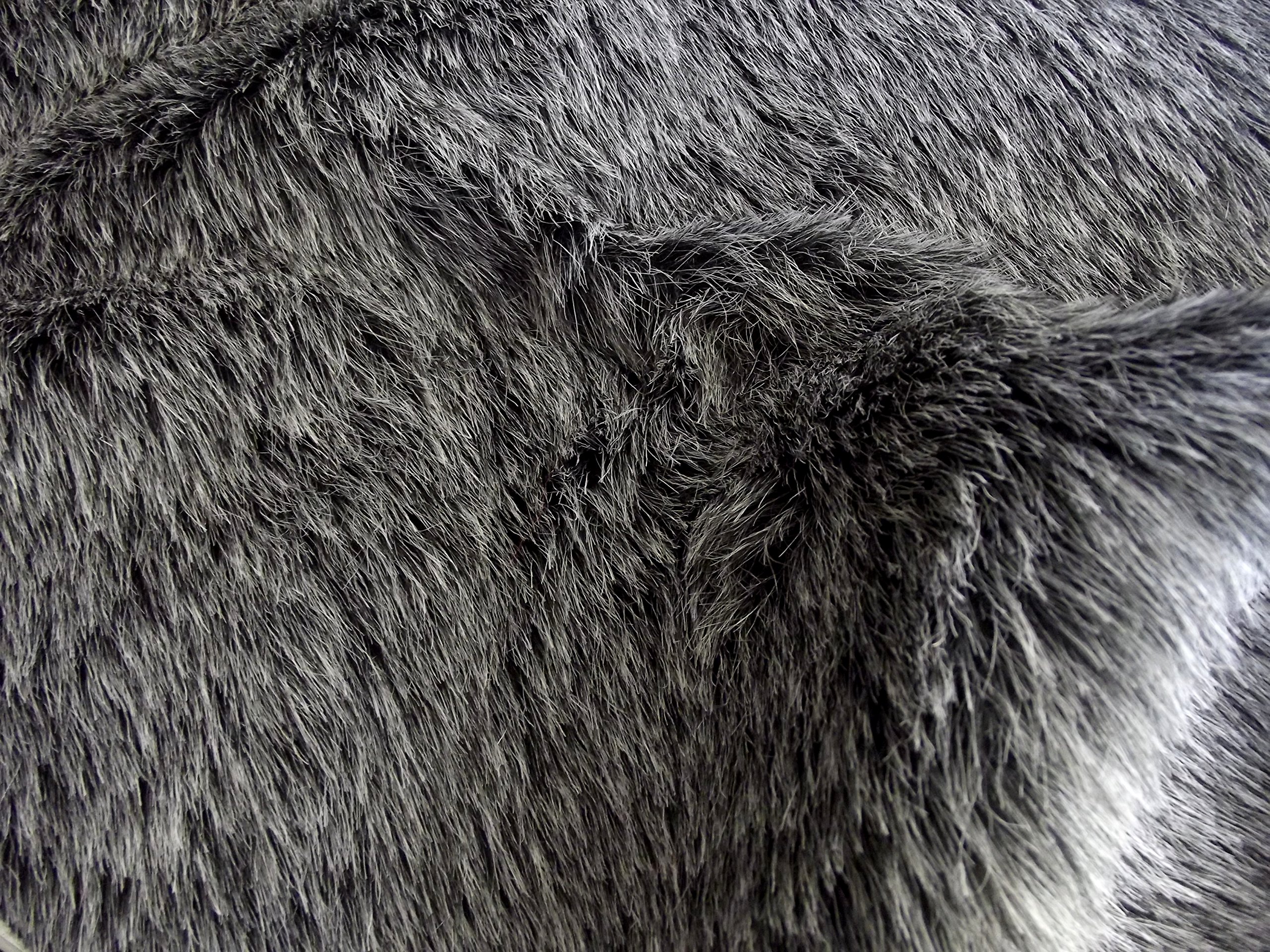 Tissu imitation fourrure gris aspect naturel haut de gamme 10Mtr