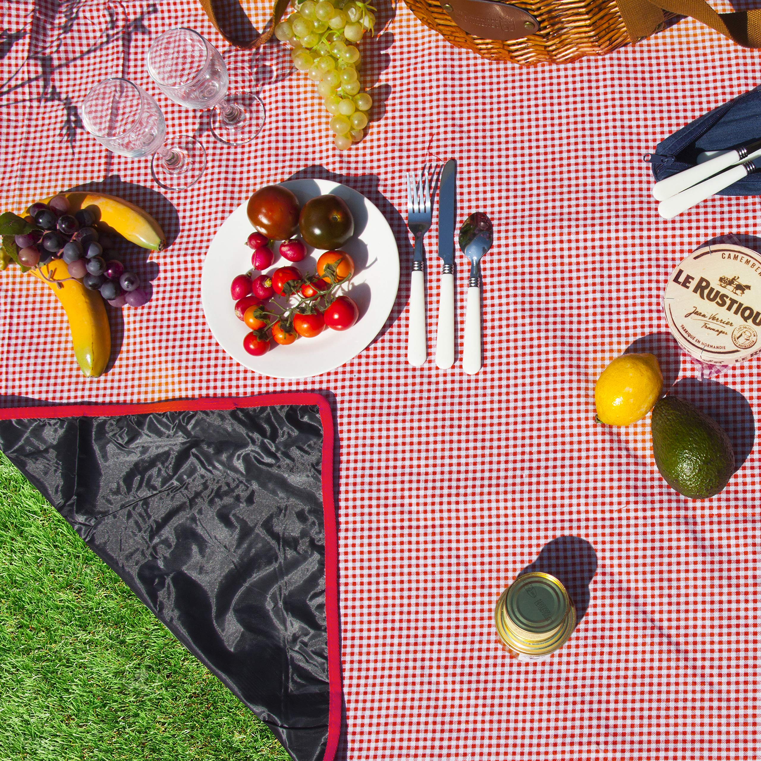 Les Jardins de la Comtesse - Nappe de Picnic Vichy Rouge - Coton et Revers Etanche Polyester - 140 x 140 cm - 2/4 Personnes - Tapis/Couverture de Picnic Pliable livrée avec Porte-Nappe