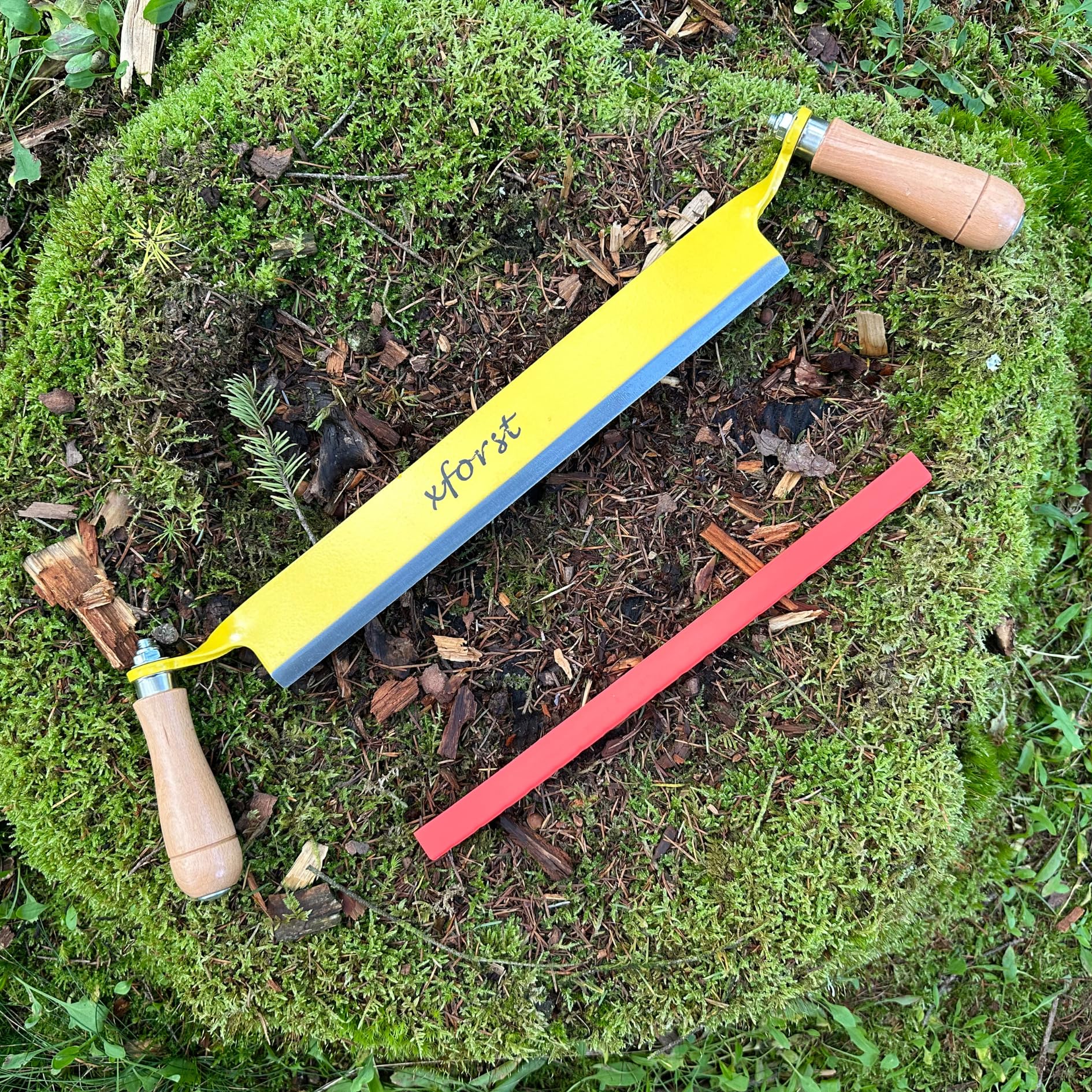 Xforst Cuchillo de Dibujo X-ET33 – Herramienta de Carpintería 26 cm – Cuchillo de Desbaste para Madera con Hoja de Acero al Carbono y Mangos de Madera – Ideal para Quitar Corteza y Tallar