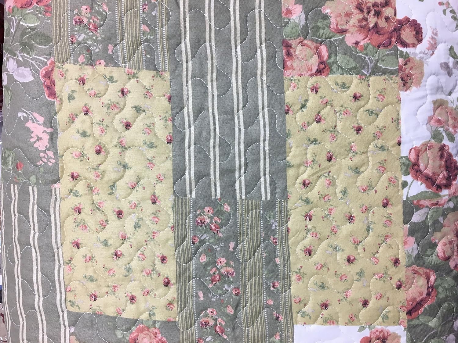 ALL FOR YOU 3-Piece Reversible Bedspread/Coverlet/Quilt Set-Beige, Pink, Burgundy and Gray Green sage Prints, 90"x 100" (Queen/King)-Highly Recommend Measuring Bed Before Purchase, Size Runs Small