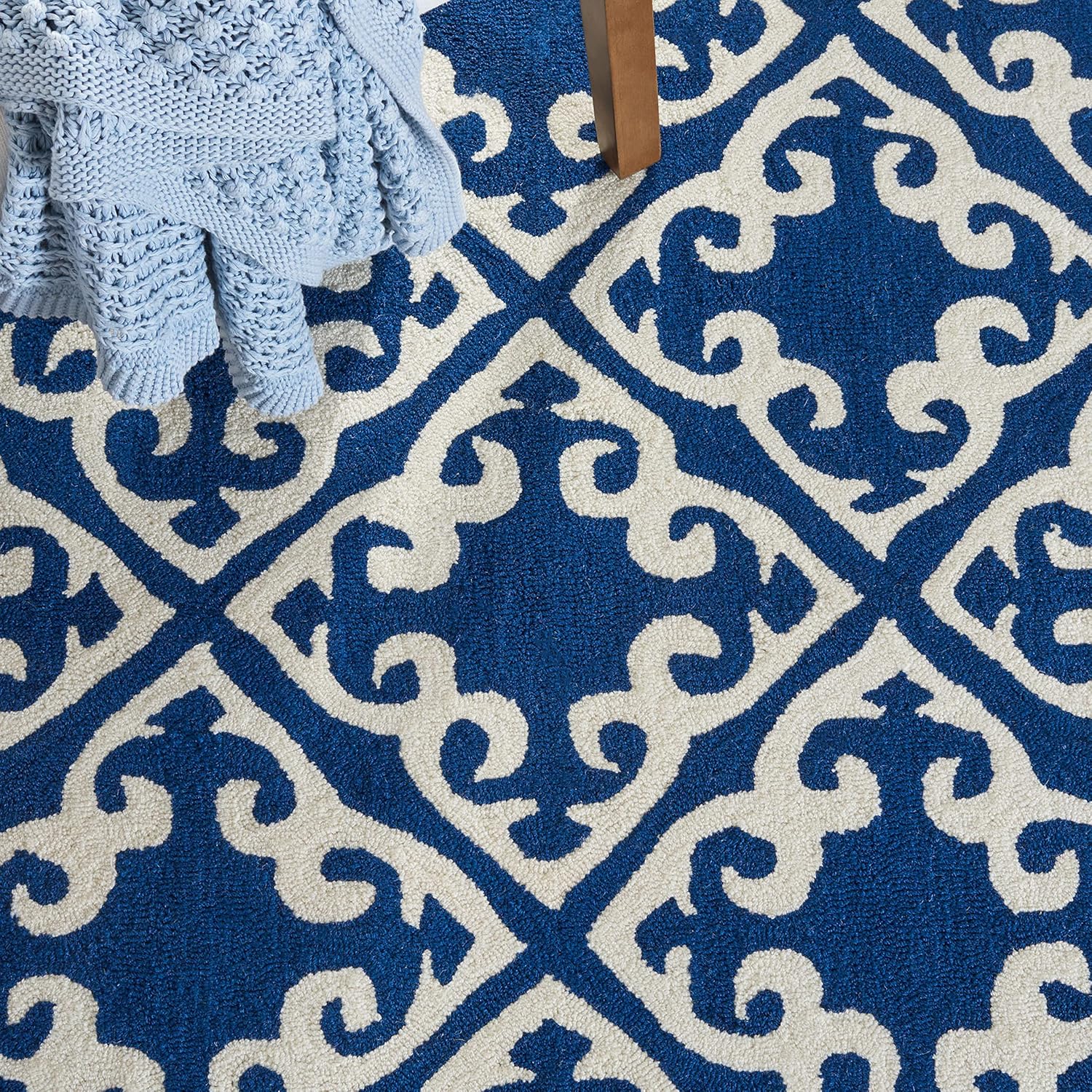 SAFAVIEH Easy Care Collection 9' x 12' Navy/Ivory EZC416A Hand-Hooked Trellis Area Rug