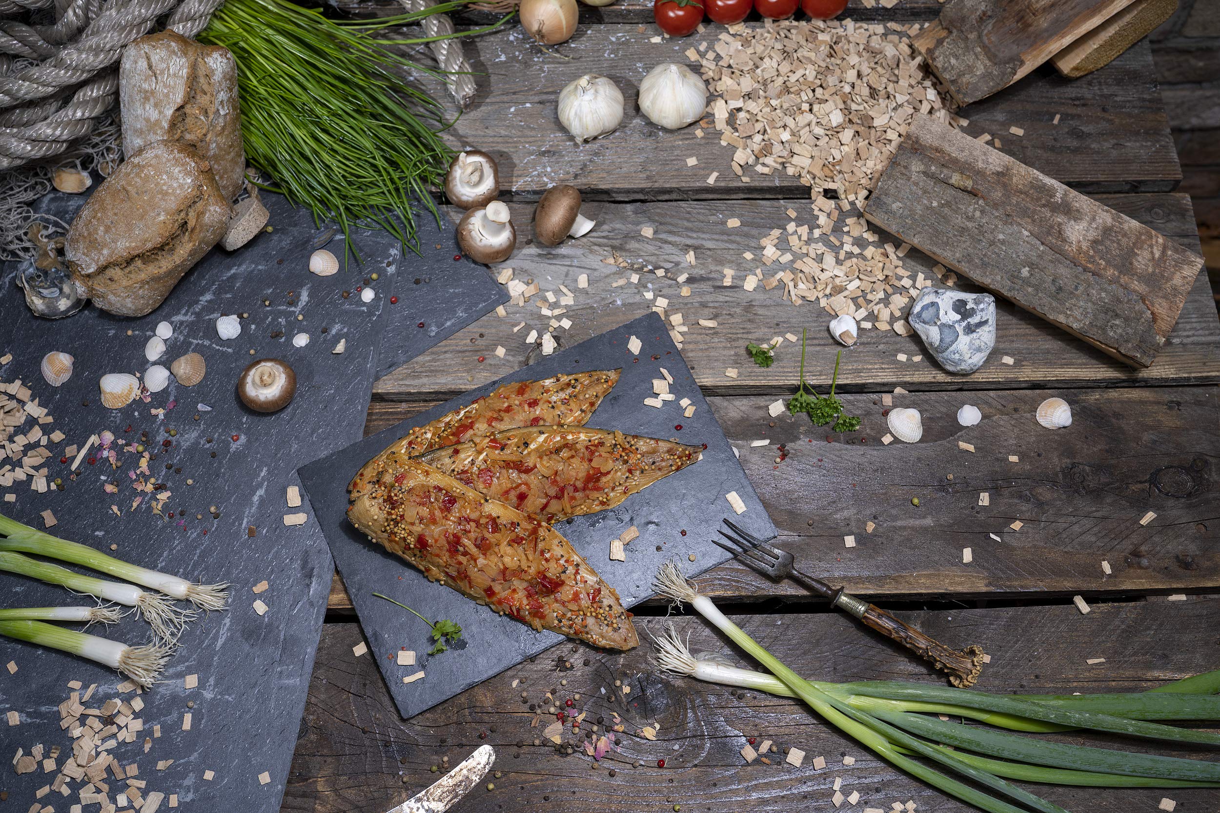GreetFish Makrelenfilet Zwiebel, über Buchenrauch geräuchert, Makrelenfilets mit Zwiebel, 1000g (6-10 Stück)