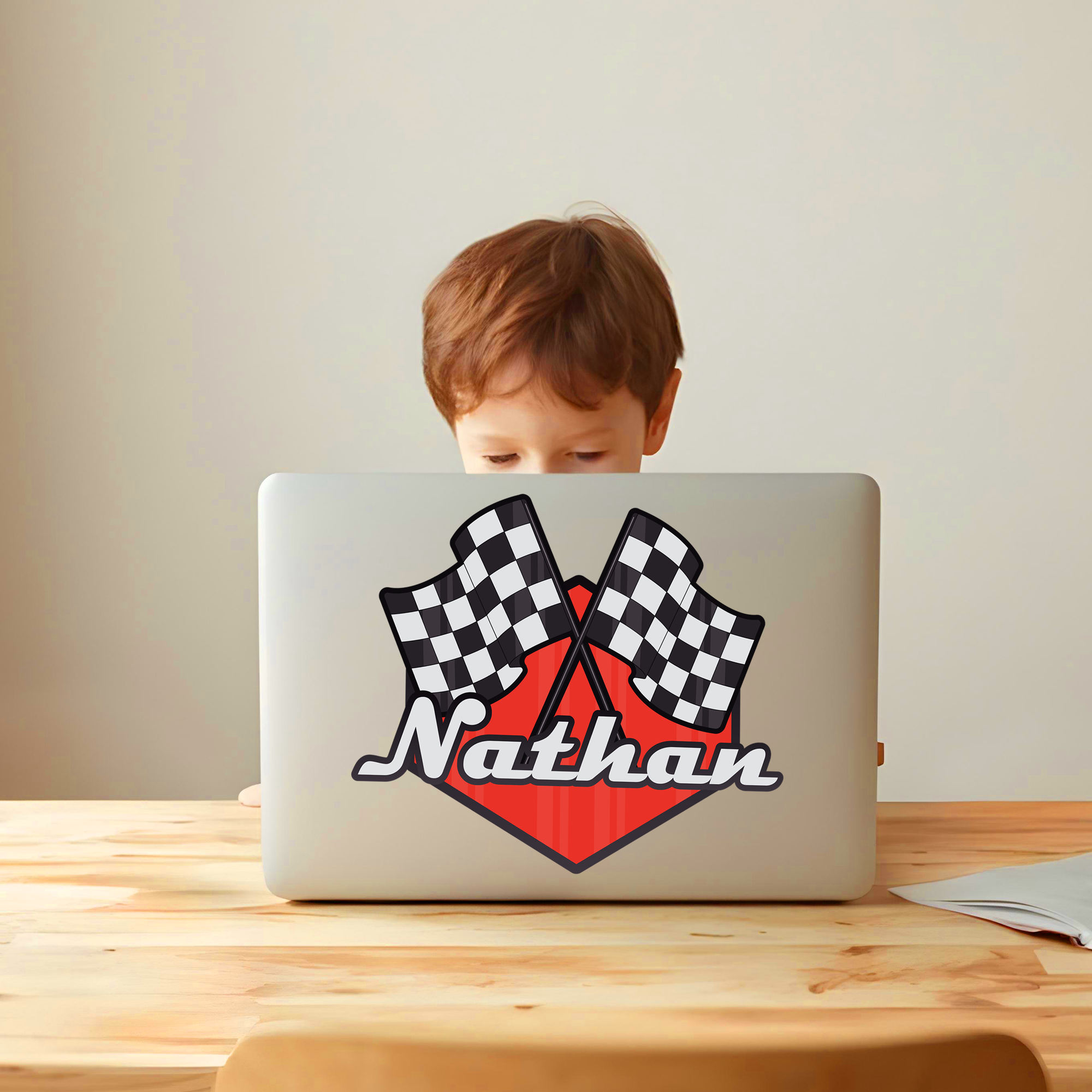 Vinilo decorativo personalizado para pared de niño con tema de carrera miniatura 7