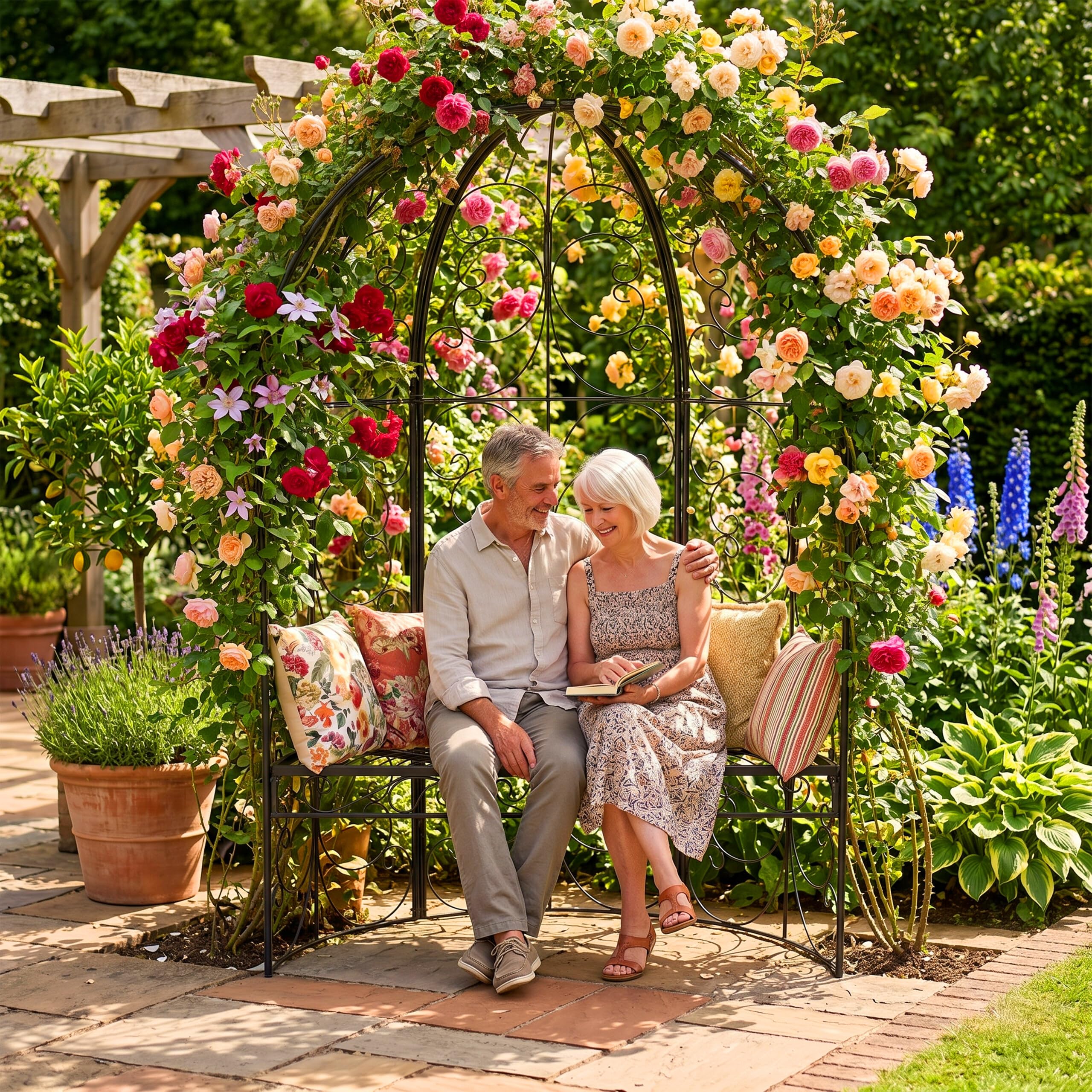 Panchina da Giardino Relaxdays con Arco per rampicanti, Portata 240 kg, A x L x P 178 x 120 x 58 cm, Nero