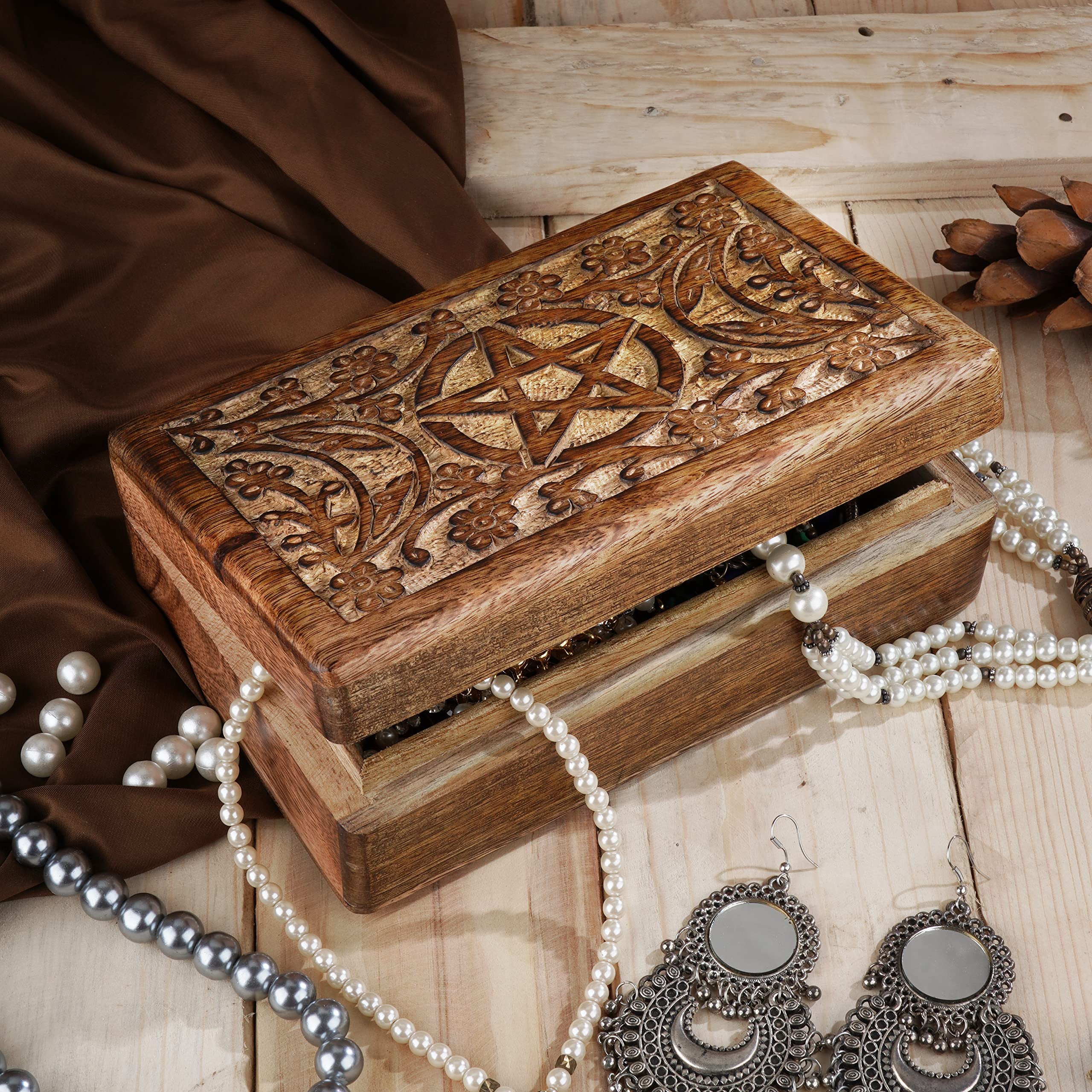 Ajuny Caja Joyero de Madera de Mango 8x5 Pulgadas, Cofre del Tesoro Decorativo con Luna y Estrellas Talladas a Mano, Organizador de Joyas y Recuerdos, Caja para Baratijas, Regalo para Niñas y Mujeres