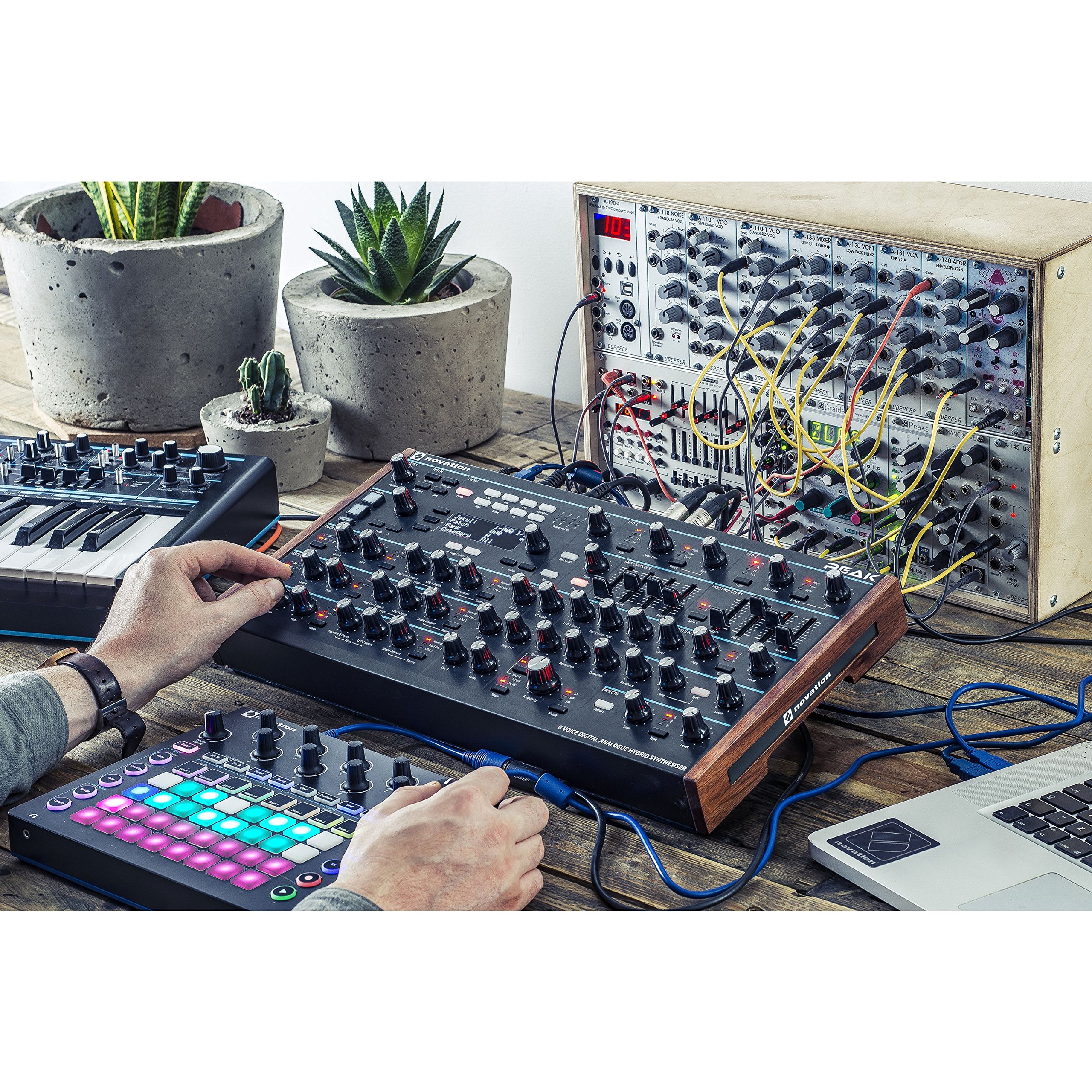美品/動作品 NOVATION ノベーション PEAK シンセサイザー アナログ 美品/動作品 NOVATION ノベーション PEAK シンセサイザー