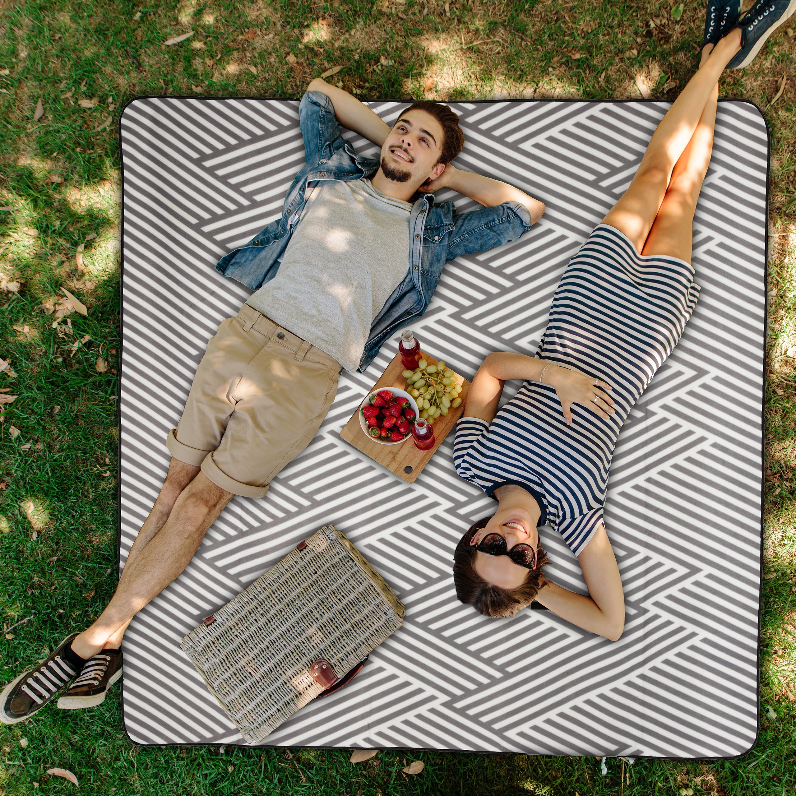 Relaxdays Couverture pique-nique picnic plaid imperméable Fleurs 200x200cm cm poignée isolation tapis, vert gris - Maison