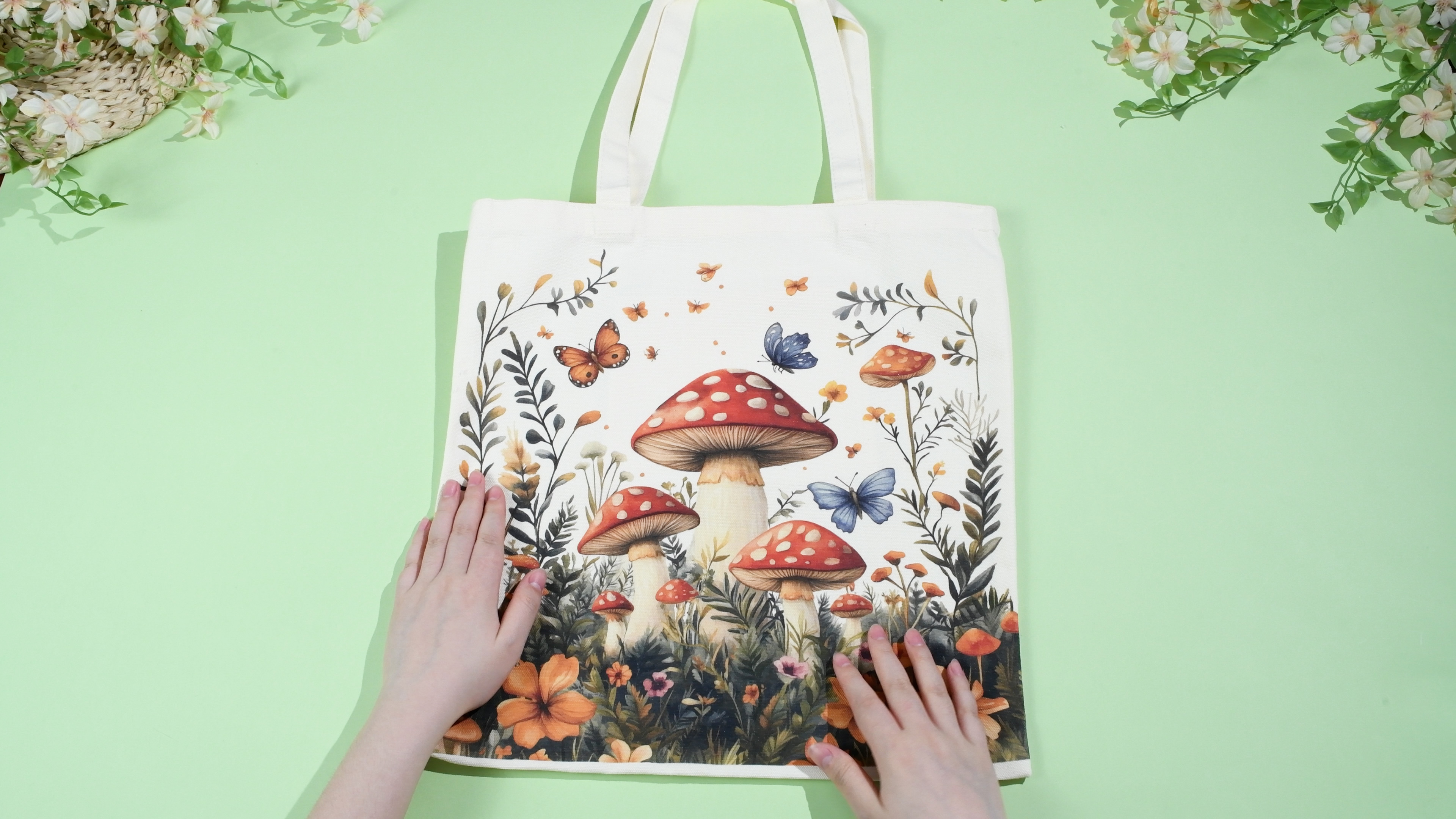 ANATTASOUL Canvas Tote Bag Butterfly Bouquet Reusable Cotton Bag for Women, Durable ANATTASOUL Canvas Tote Bag Butterfly Bouquet Reusable Cotton Bag for Women, Durable