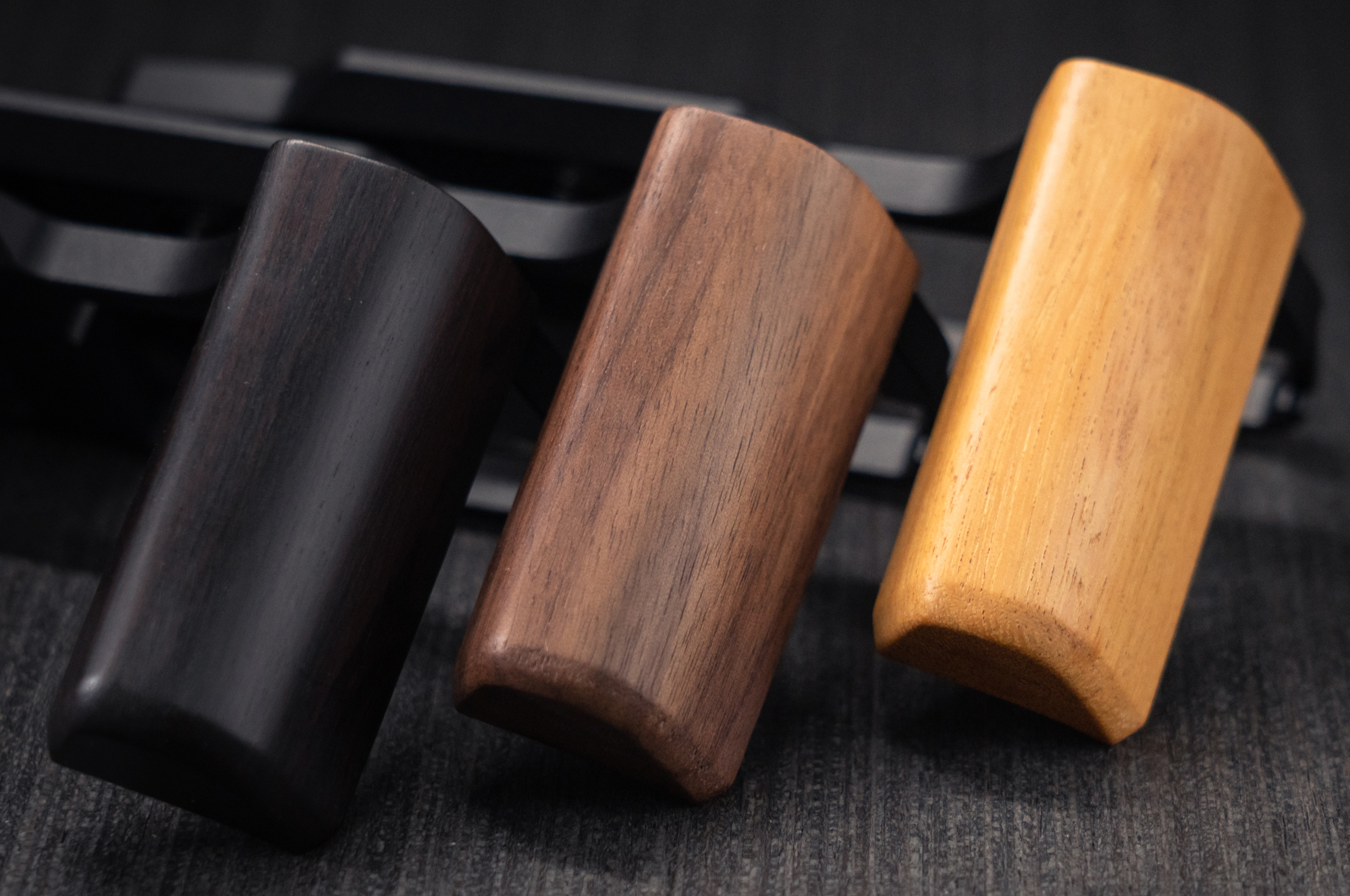 Amazon | Iborrys 高級レトロ実木 カメラグリップ 、対応 OM SYSTEM