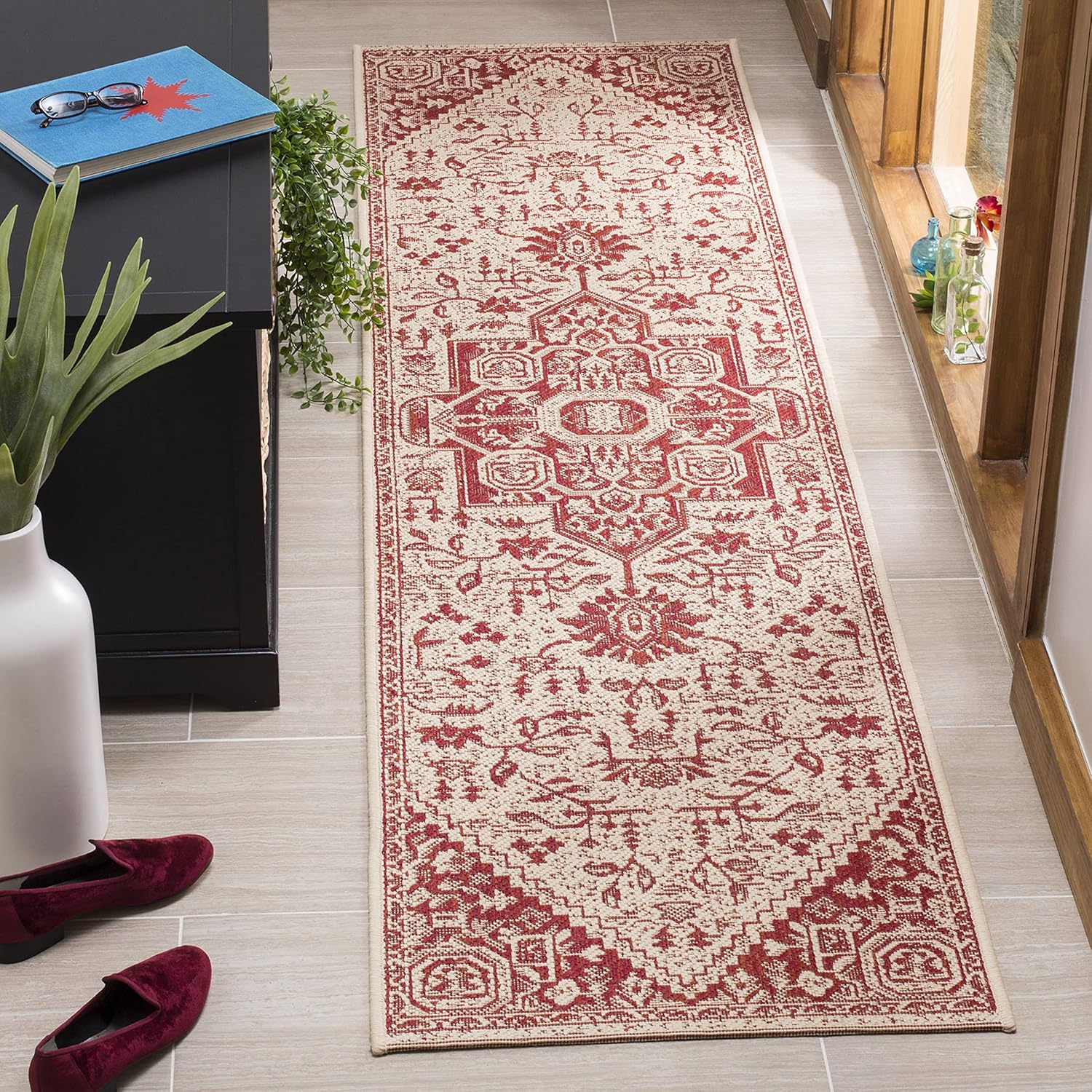SAFAVIEH Washable Rug Outdoor Linden Collection - 2'2" x 6' Runner, Red & Cream, Non-Shedding & Easy to Clean, Ideal for Patio, Backyard, Mudroom (LND138Q)