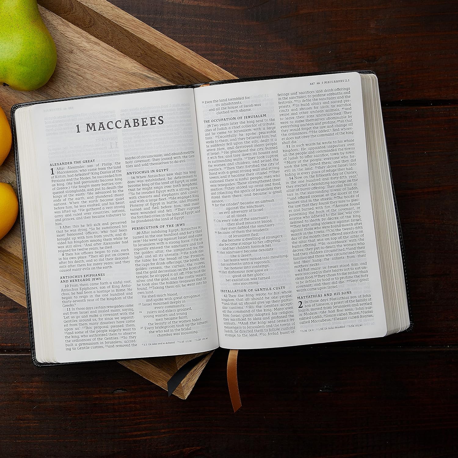 NRSV, Catholic Bible, Thinline Edition, Leathersoft, Brown, Comfort Print: Holy Bible