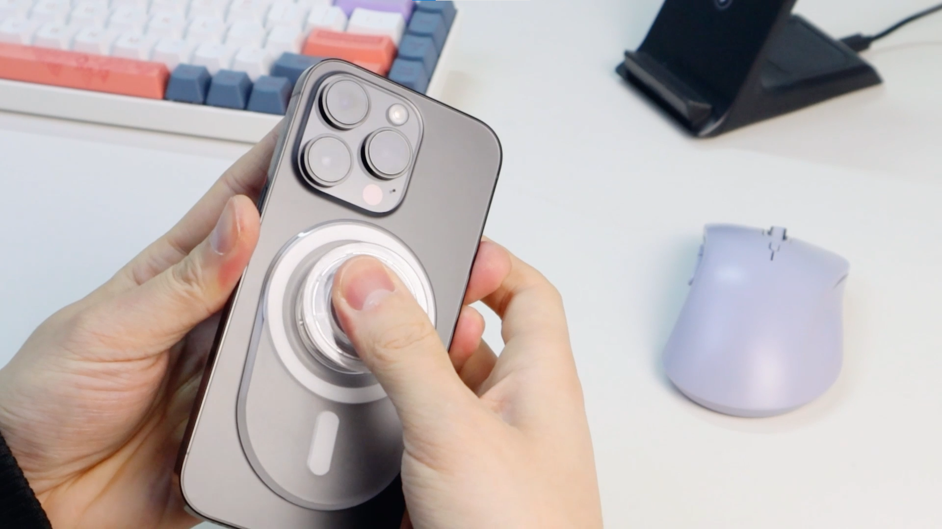 Apple ワイヤレス充電ケース Wireless Charging Case… Apple Wireless Charging Case for AirPods - Walmart.com