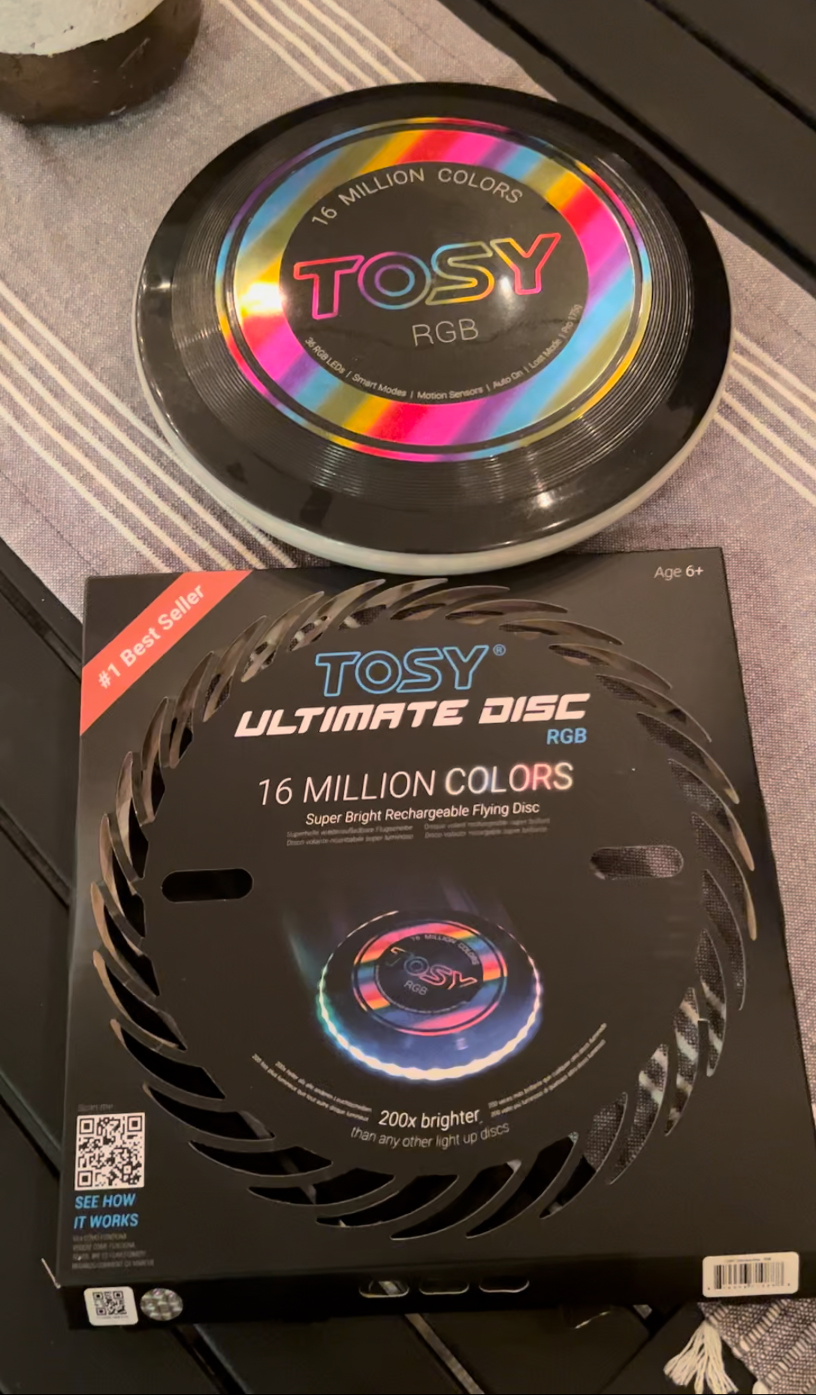 TOSY Flying Disc – LED RGB con 16 Milioni di Colori, Super Luminoso, modalità Smart, Auto-Illuminazione, Ricaricabile, Impermeabile, Gioco Outdoor per Bambini e Adulti, 175 g TOSY Flying Disc – LED RGB con 16 Milioni di Colori, Super Luminoso, modalità Smart, Auto-Illuminazione, Ricaricabile, Impermeabile, Gioco Outdoor per Bambini e Adulti, 175 g