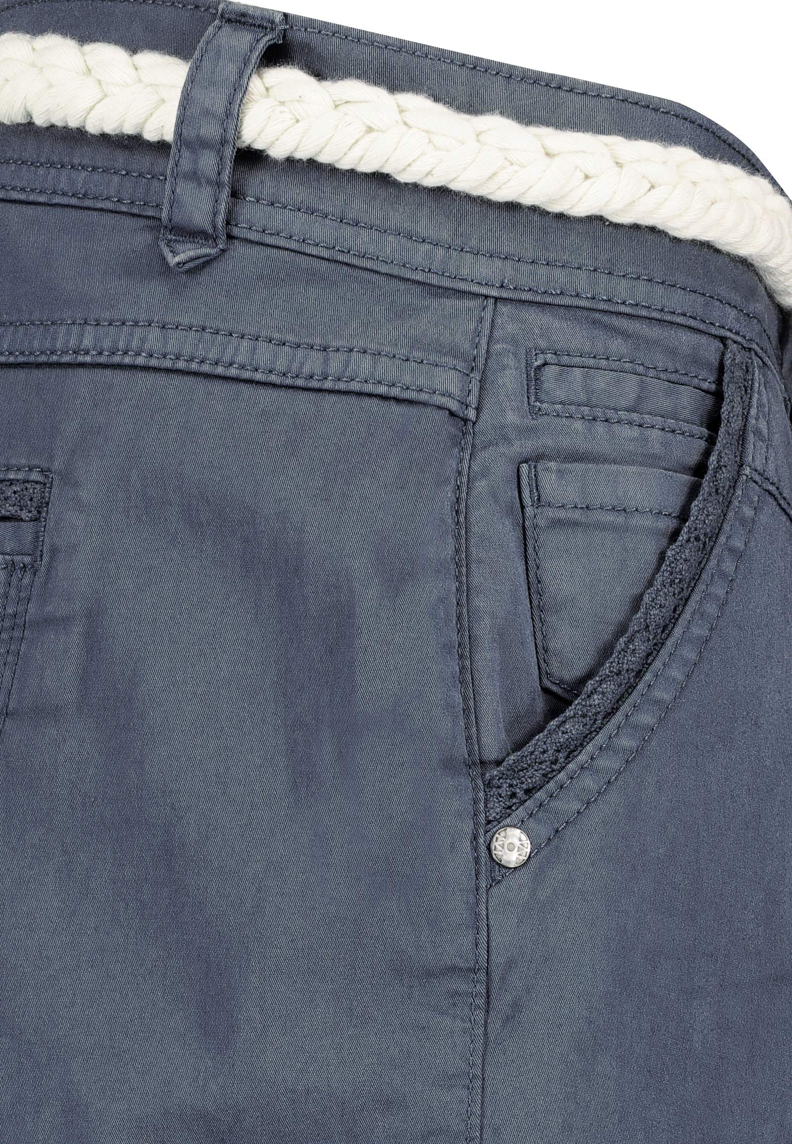 Eight 2 Nine Damen Chino Shorts Hose mit Flecht-Gürtel