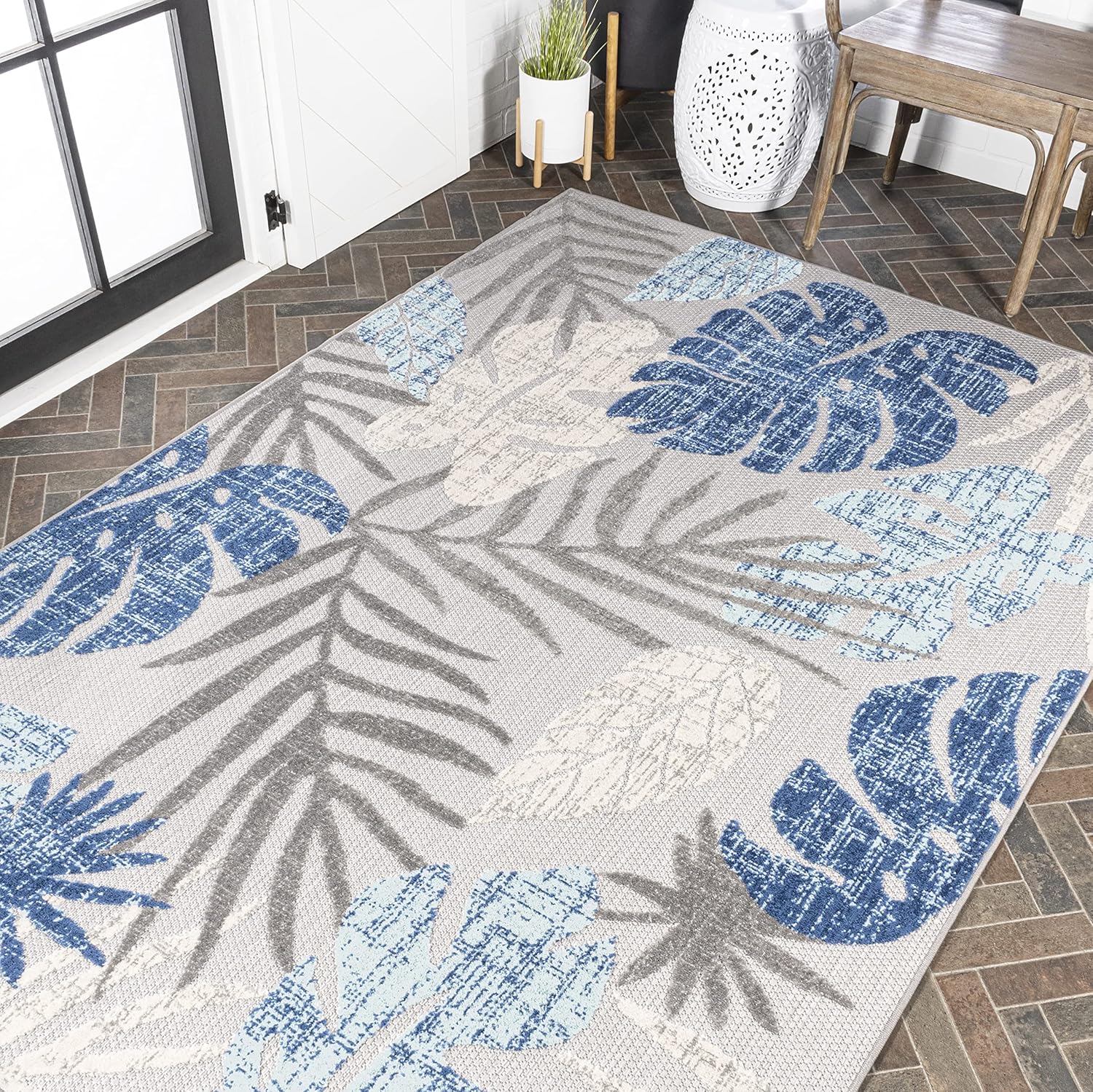 Eyely CMA113A-4 Amalfi Coast Monstera Tropical Leaf High-Low Indoor/Outdoor Area Rug Tropical;Floral;Modern, Bedroom, Backyard, Patio, Easy-Cleaning, Non-Shedding, 4 X 6, Light Gray/Navy