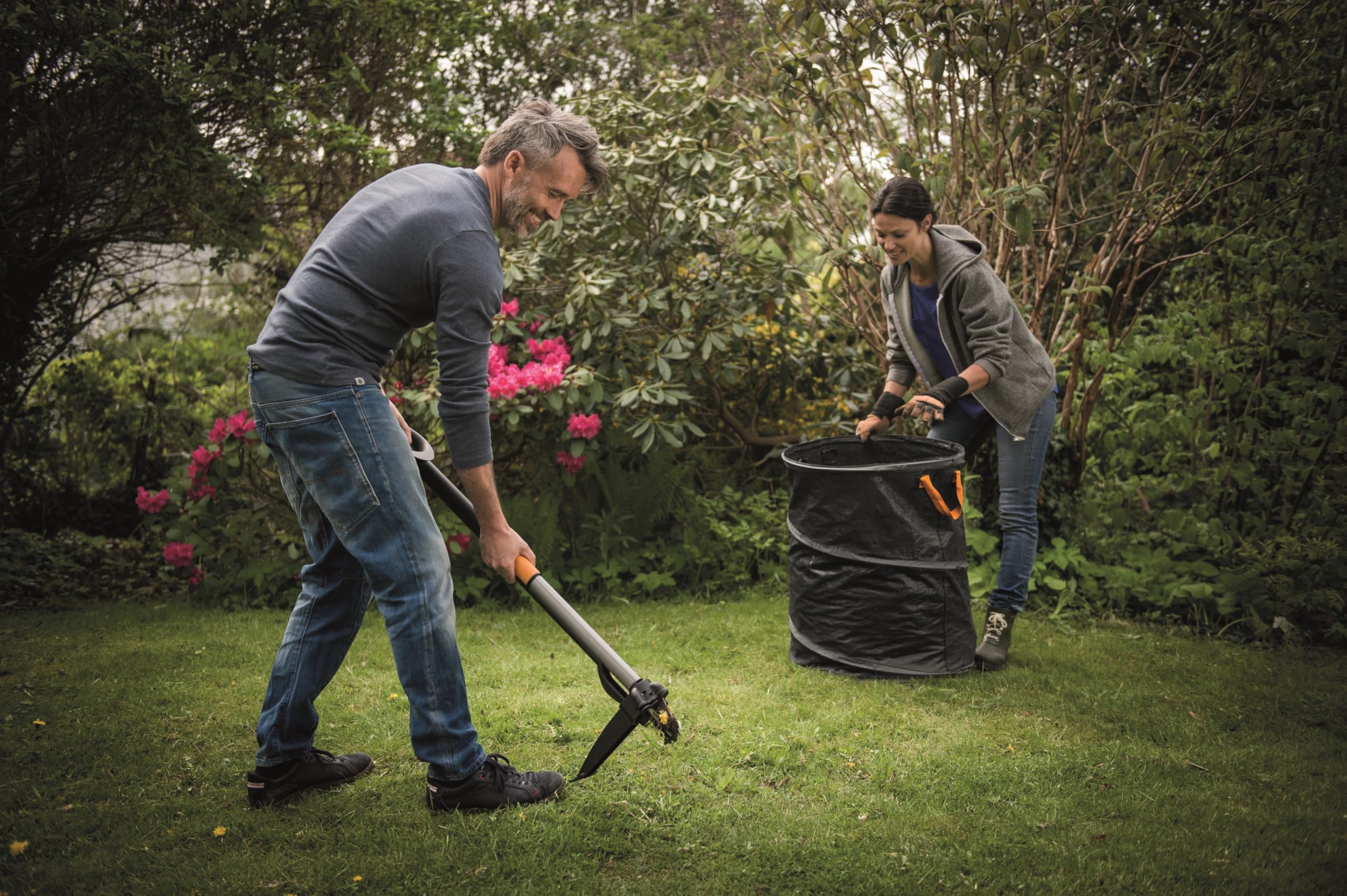Fiskars Sacco da giardino PopUp con maniglie, Capacità: 172 litri, Nero/Arancione, Solid, 1015647