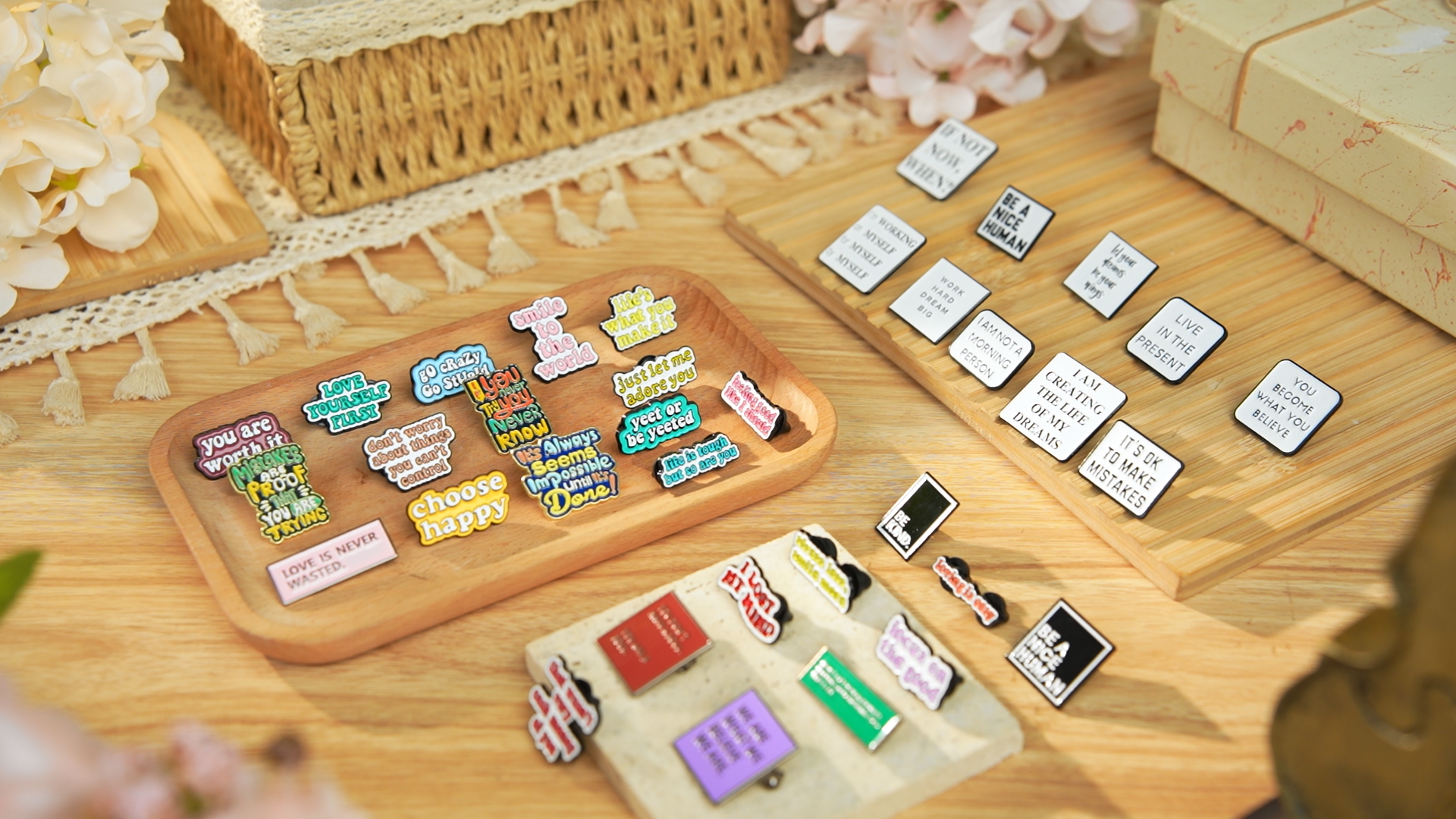 COLLECTOR'S CORNER LAPEL PINS ピンバッジ COLLECTOR'S CORNER LAPEL PINS ピンバッジ Variety of 14