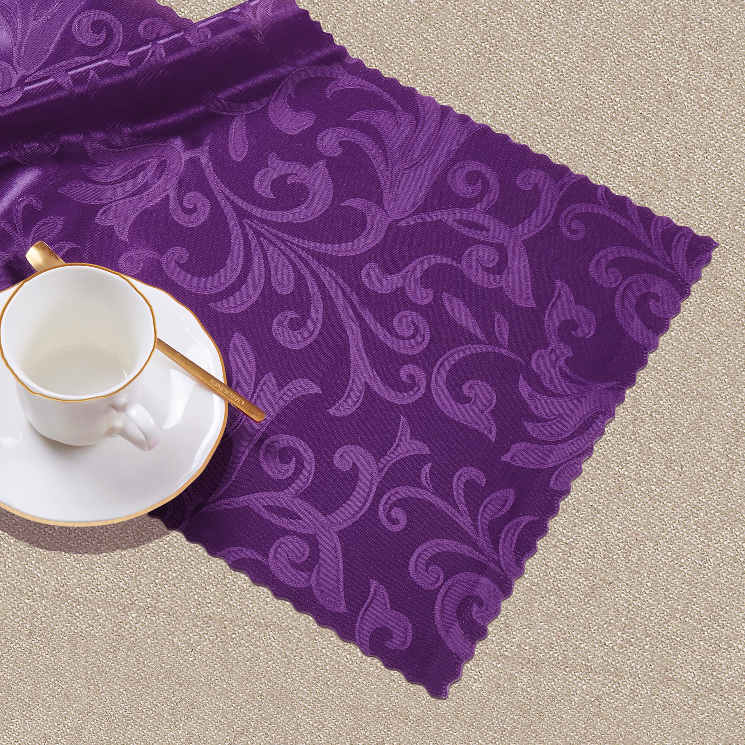 Manyshofu Table Runner