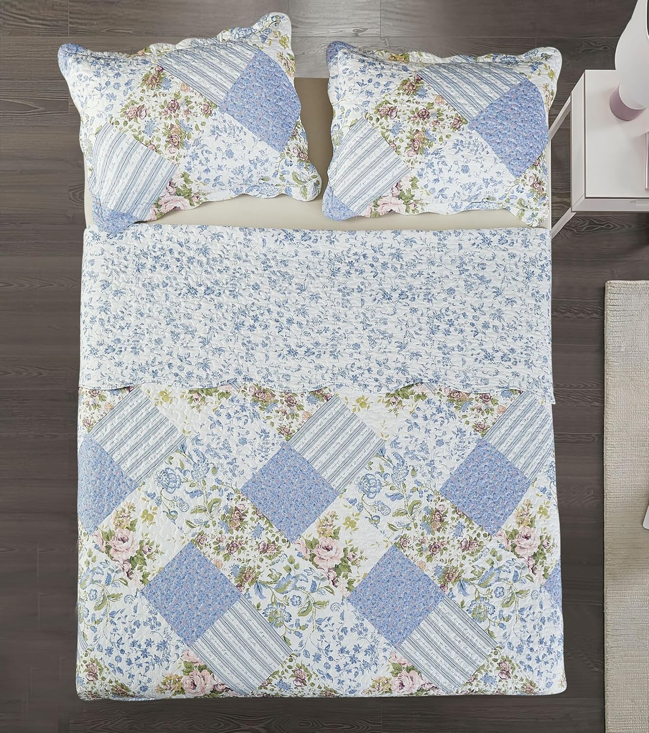Brilliant Sunshine Blue Rose Patchwork, 3-Piece Quilt Set with 2 Shams, Reversible Bedspread, Soft Lightweight Coverlet, All-Season, Full/Queen, Blue Rose - Image 7