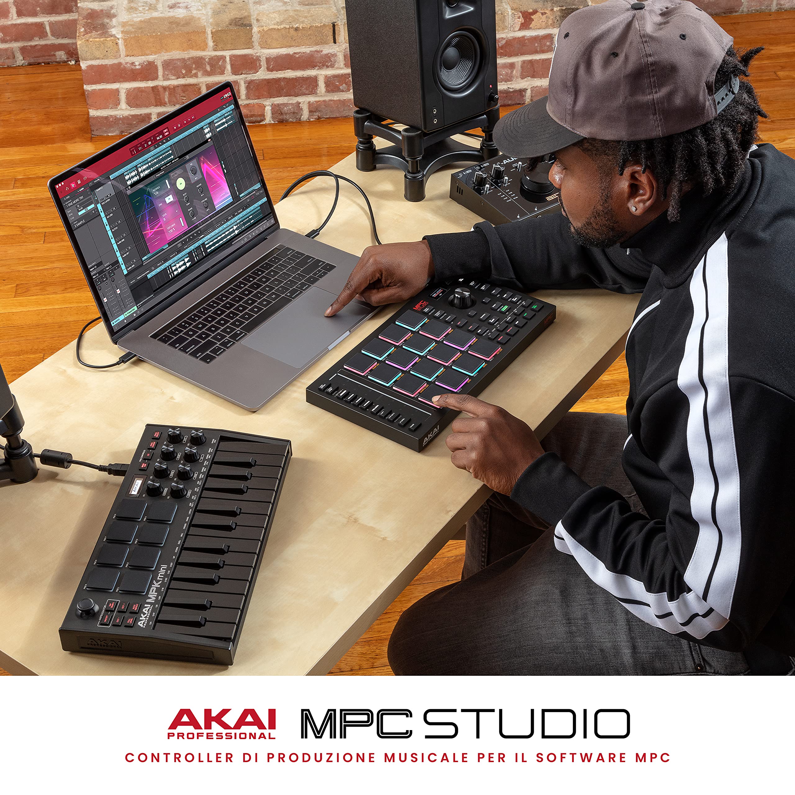 Akai Professional MPC Studio - Controller MIDI Beat Maker con 16 pad RGB sensibili alla velocità, software MPC, Touch Strip assegnabile e display LCD
